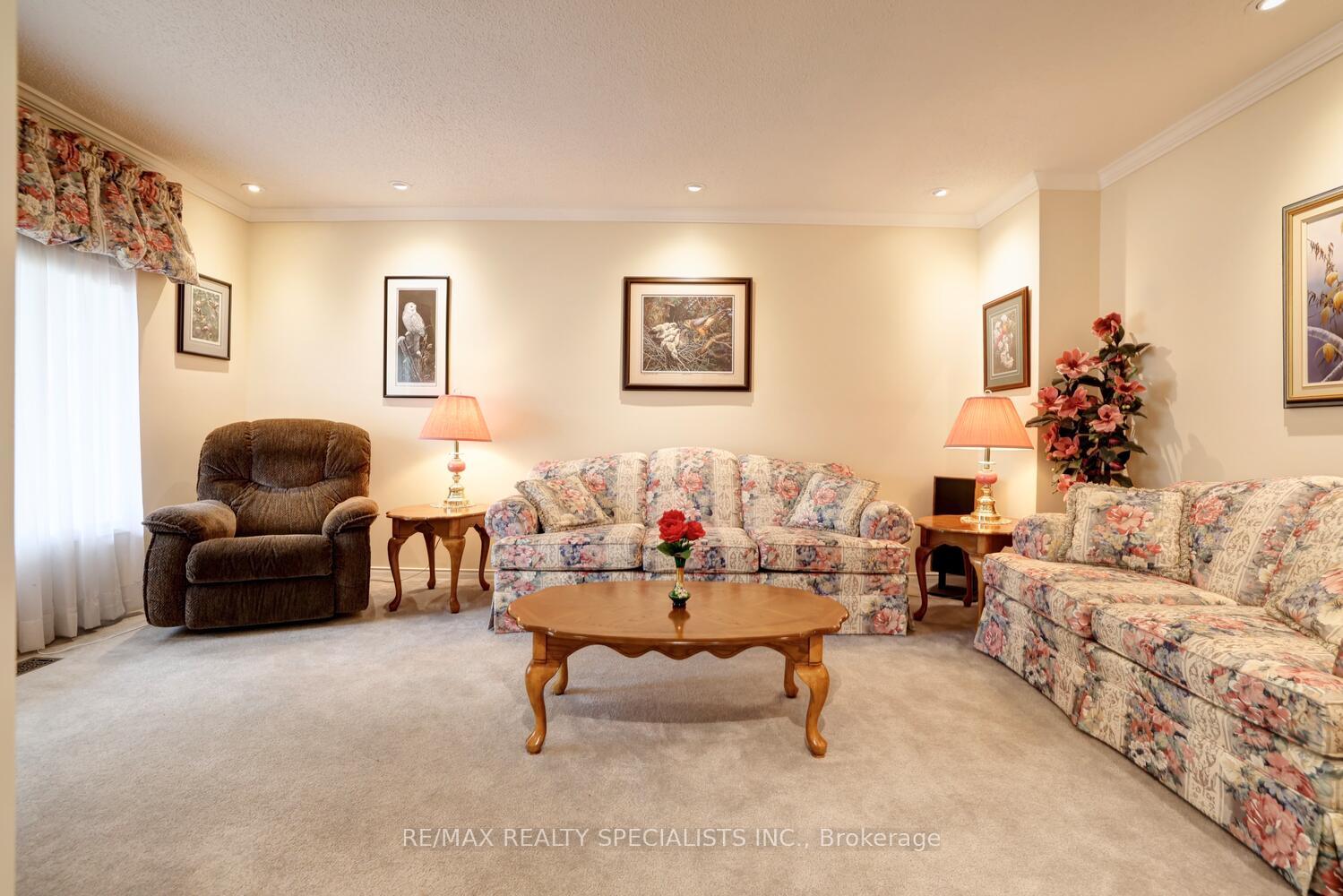 Photo 4 of 3114 Cascade Court, Mississauga, Erin Mills — HOMEH
