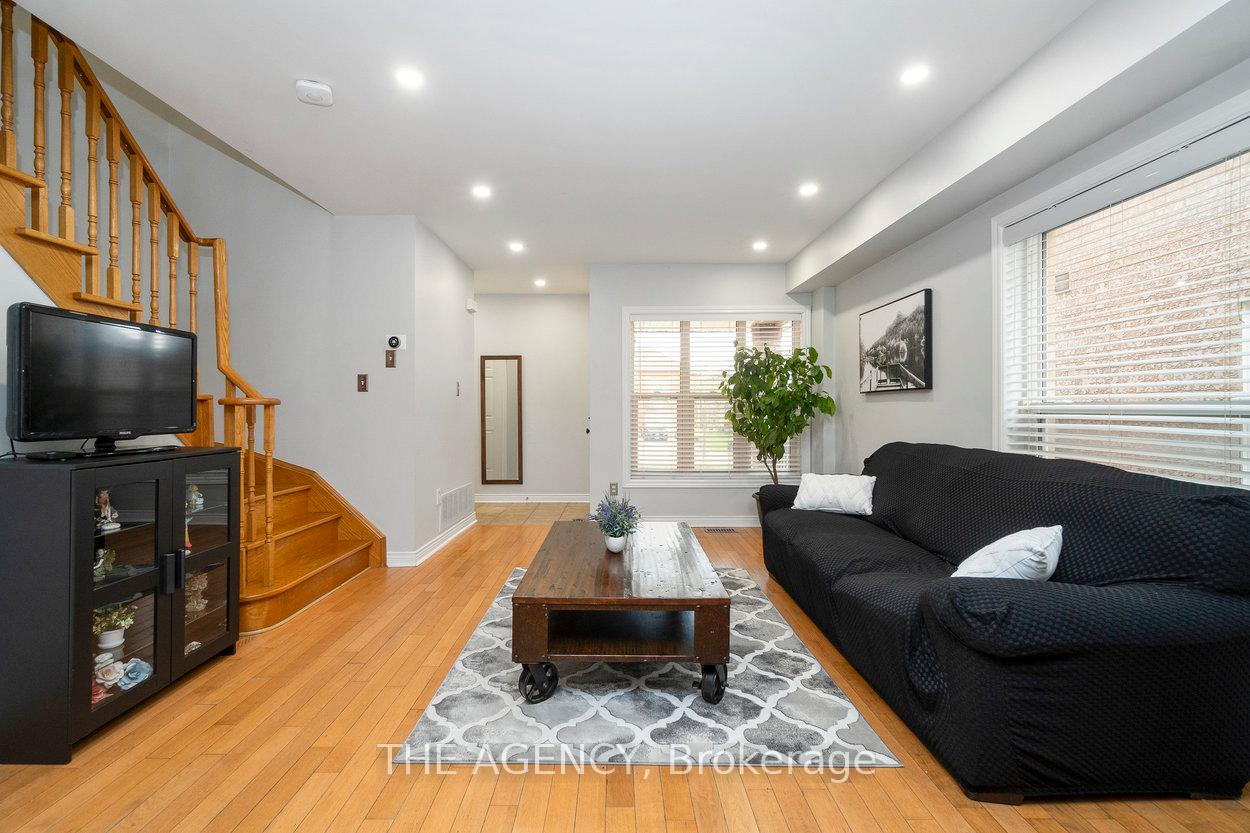Photo 5 of 20 Highmore Avenue, Caledon, Bolton East — HOMEH