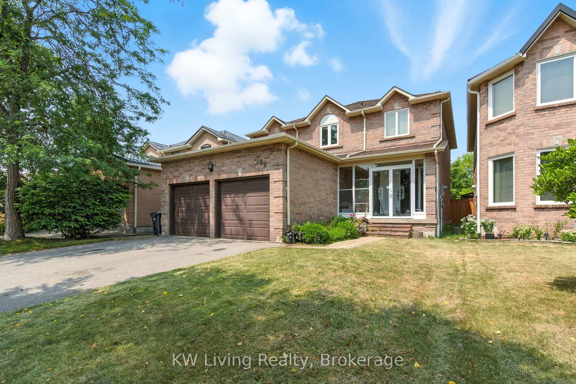 Photo 1 of 1599 Summergrove Crescent, Mississauga, East Credit — HOMEH