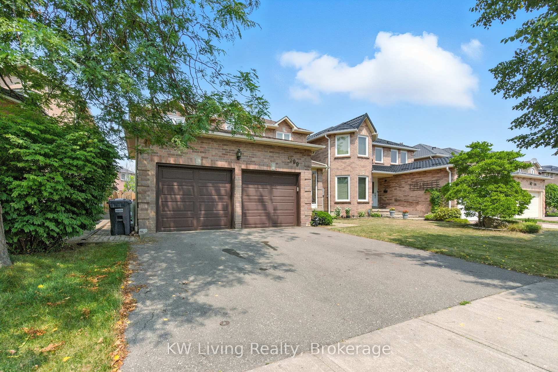 Photo 9 of 1599 Summergrove Crescent, Mississauga, East Credit — HOMEH