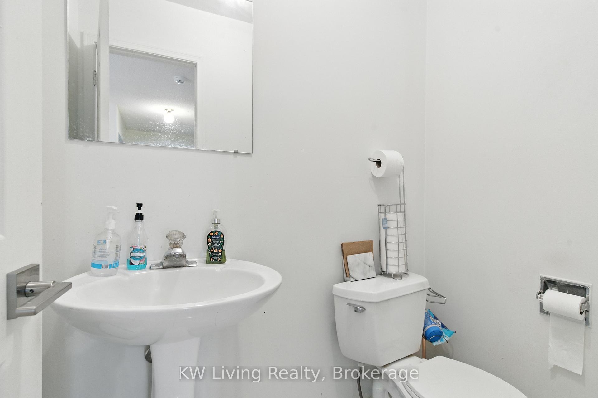 Photo 8 of 1599 Summergrove Crescent, Mississauga, East Credit — HOMEH