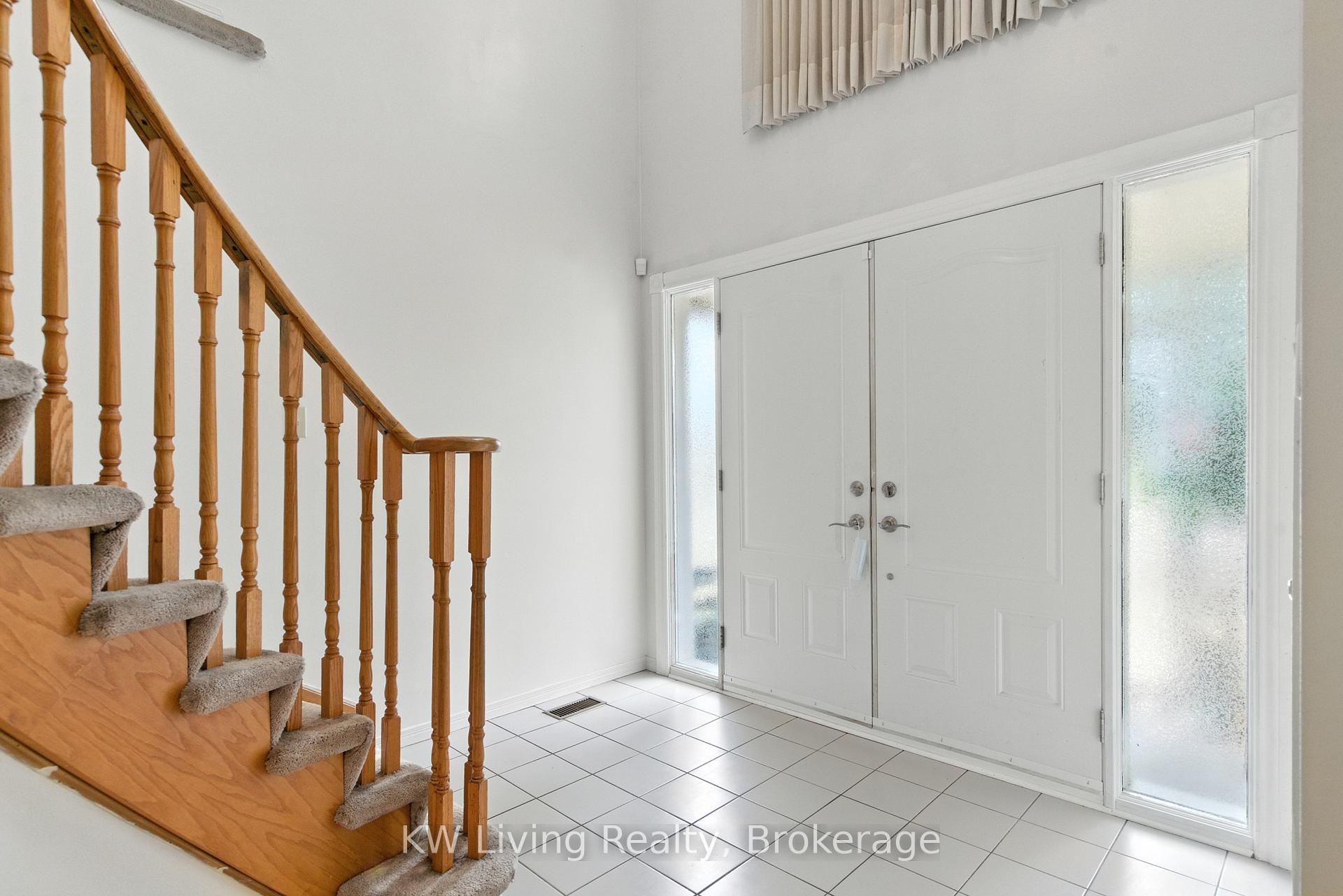Photo 2 of 1599 Summergrove Crescent, Mississauga, East Credit — HOMEH