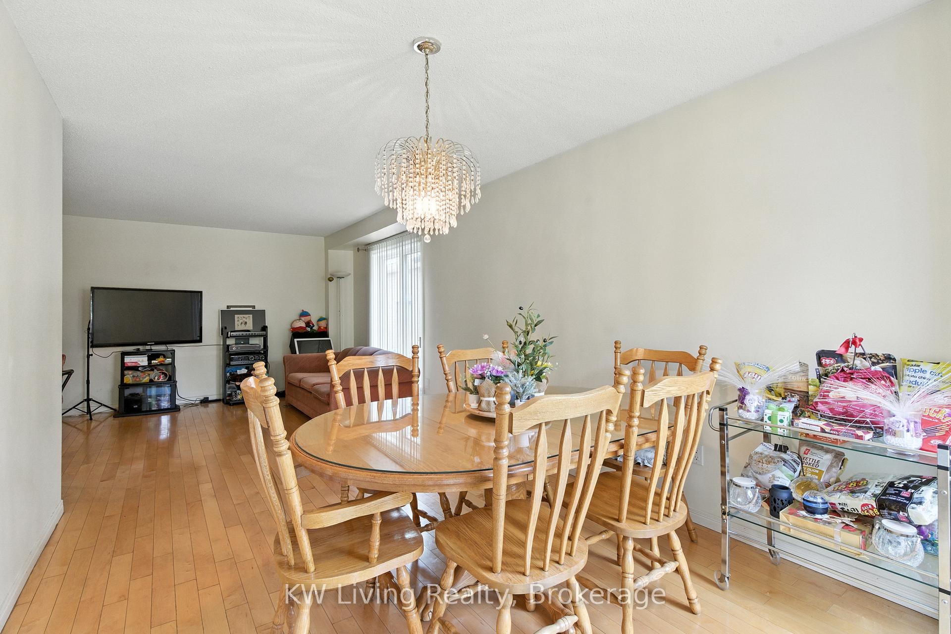 Photo 4 of 1599 Summergrove Crescent, Mississauga, East Credit — HOMEH