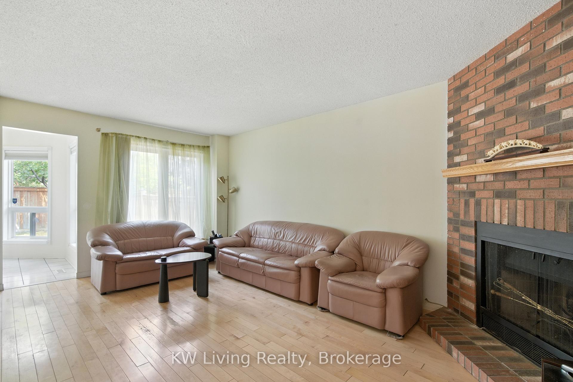 Photo 10 of 1599 Summergrove Crescent, Mississauga, East Credit — HOMEH