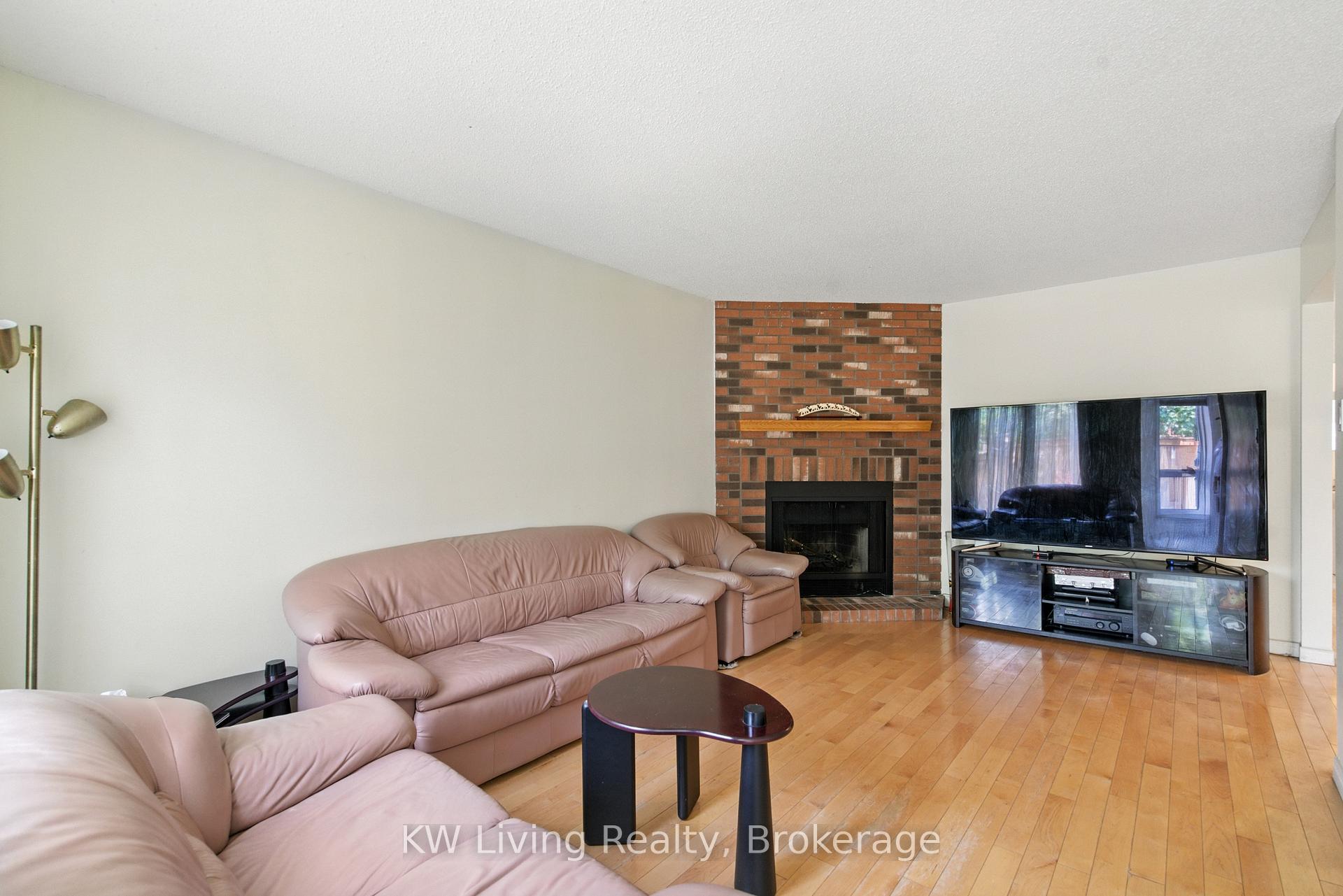 Photo 12 of 1599 Summergrove Crescent, Mississauga, East Credit — HOMEH
