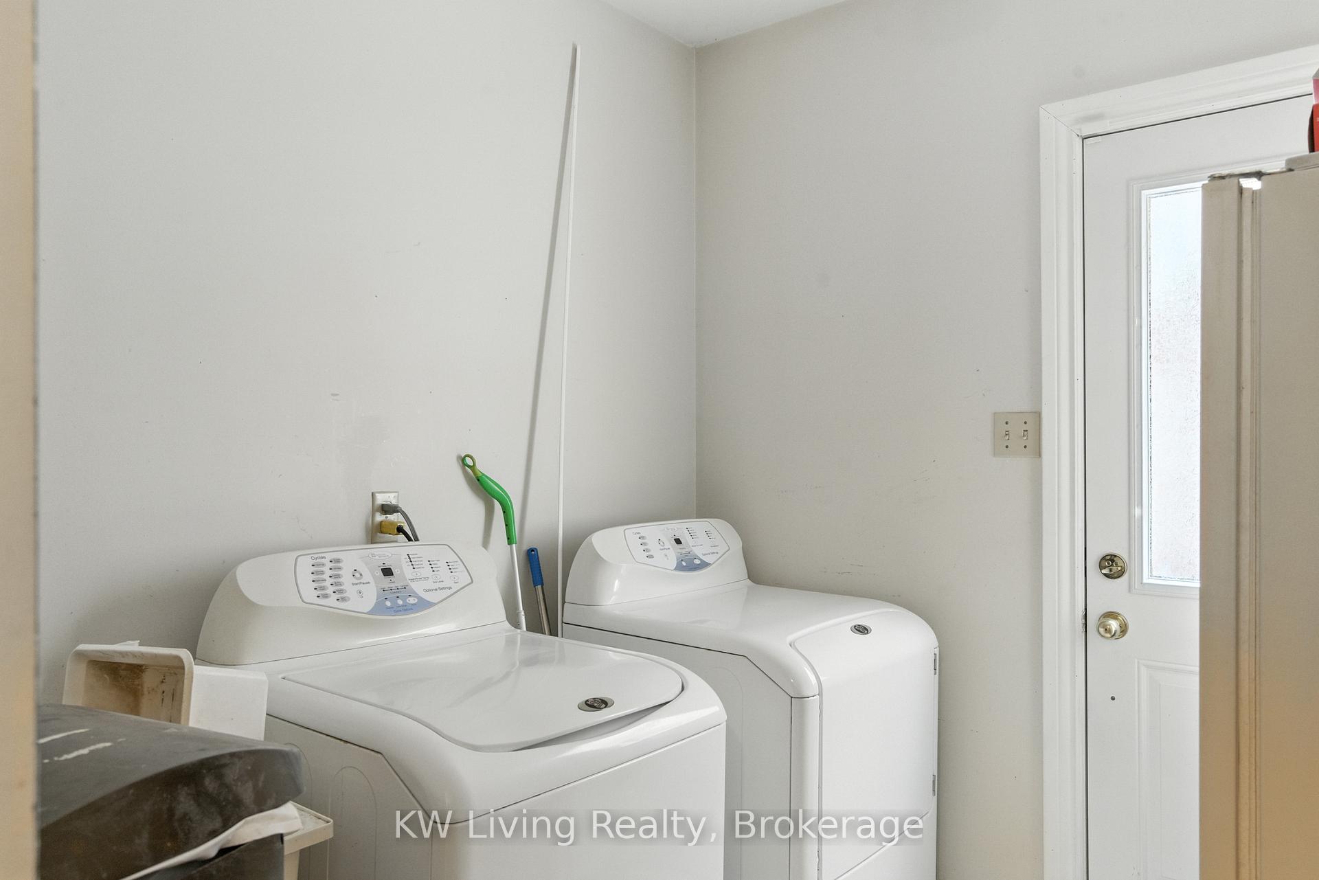 Photo 11 of 1599 Summergrove Crescent, Mississauga, East Credit — HOMEH