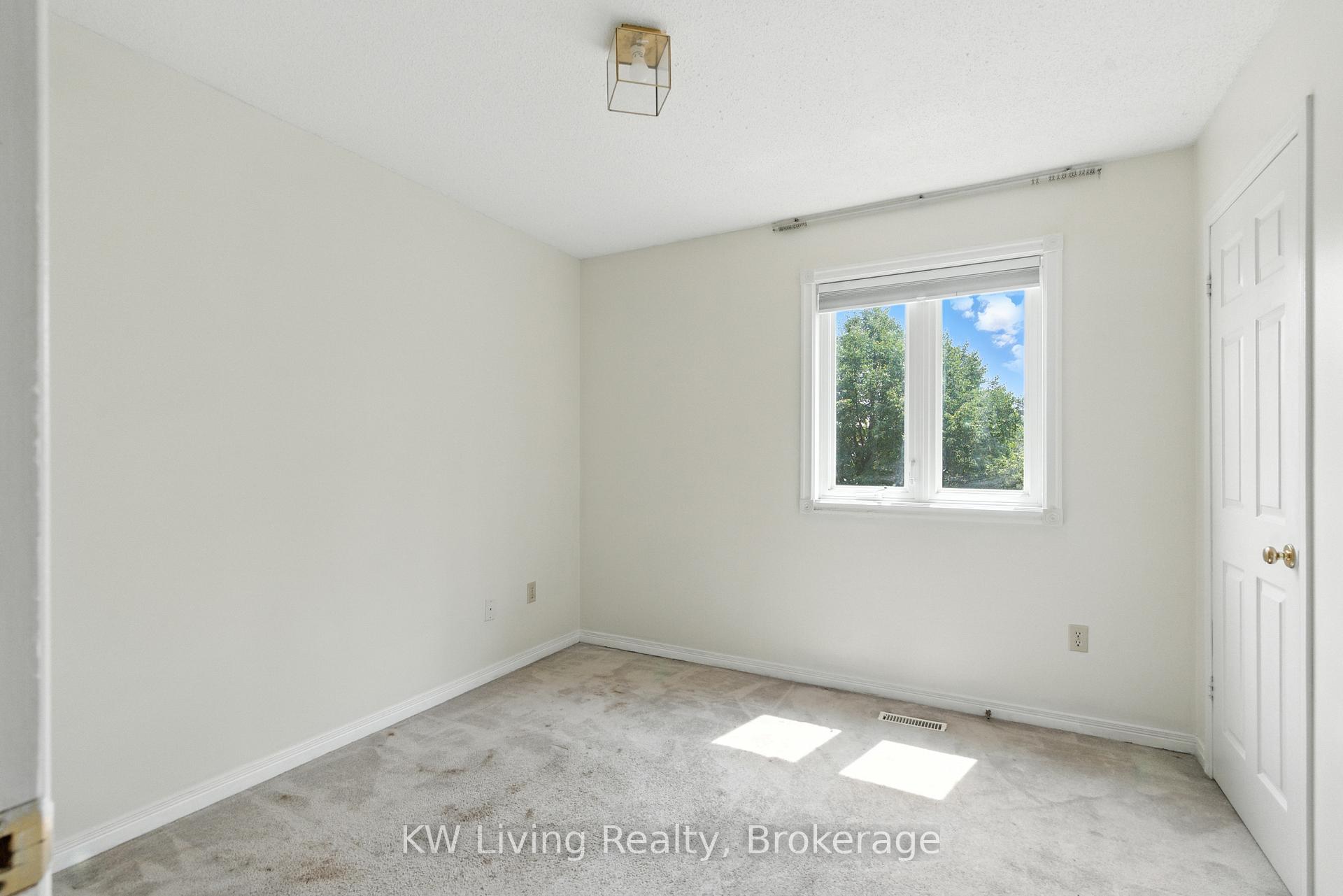 Photo 14 of 1599 Summergrove Crescent, Mississauga, East Credit — HOMEH