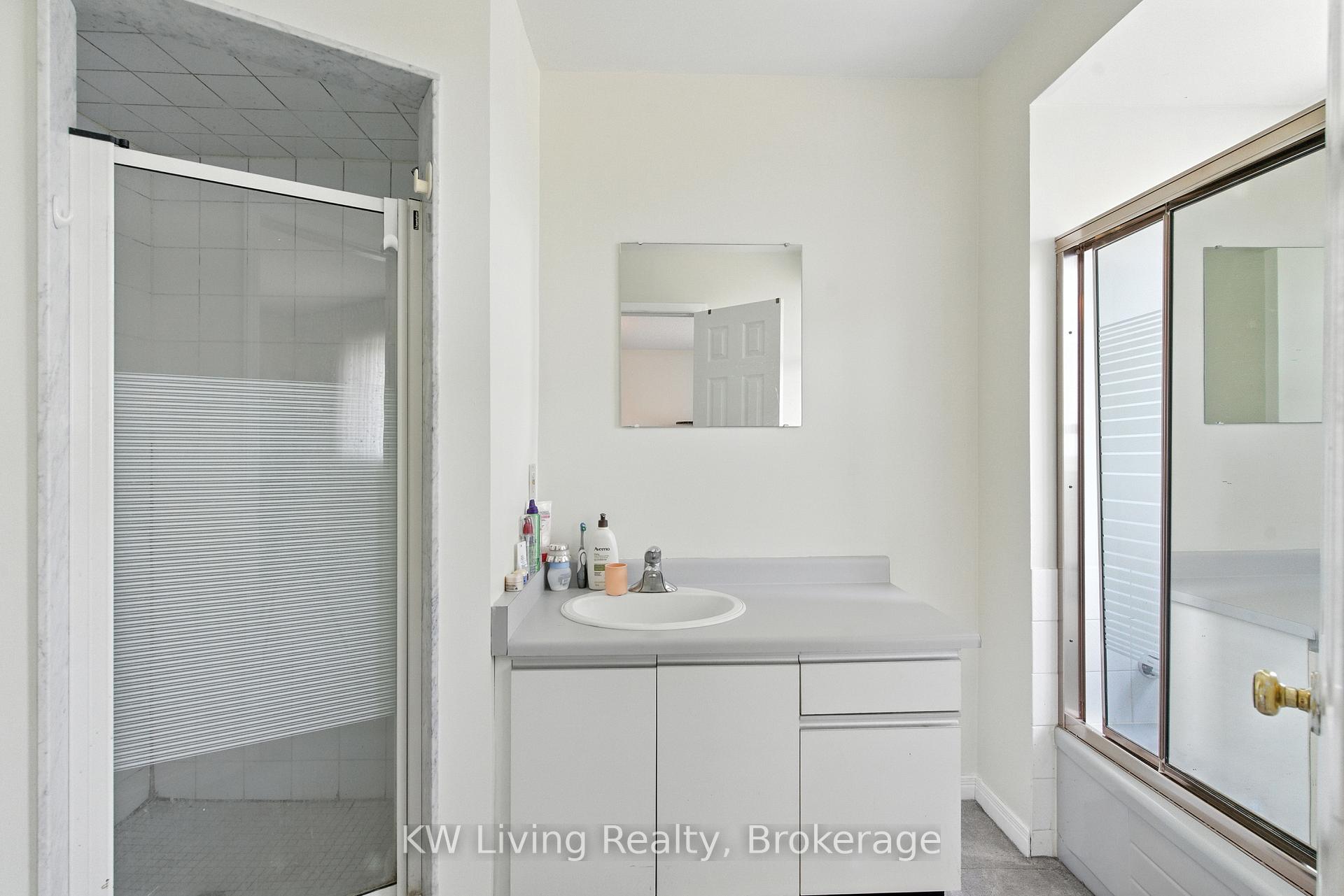 Photo 16 of 1599 Summergrove Crescent, Mississauga, East Credit — HOMEH