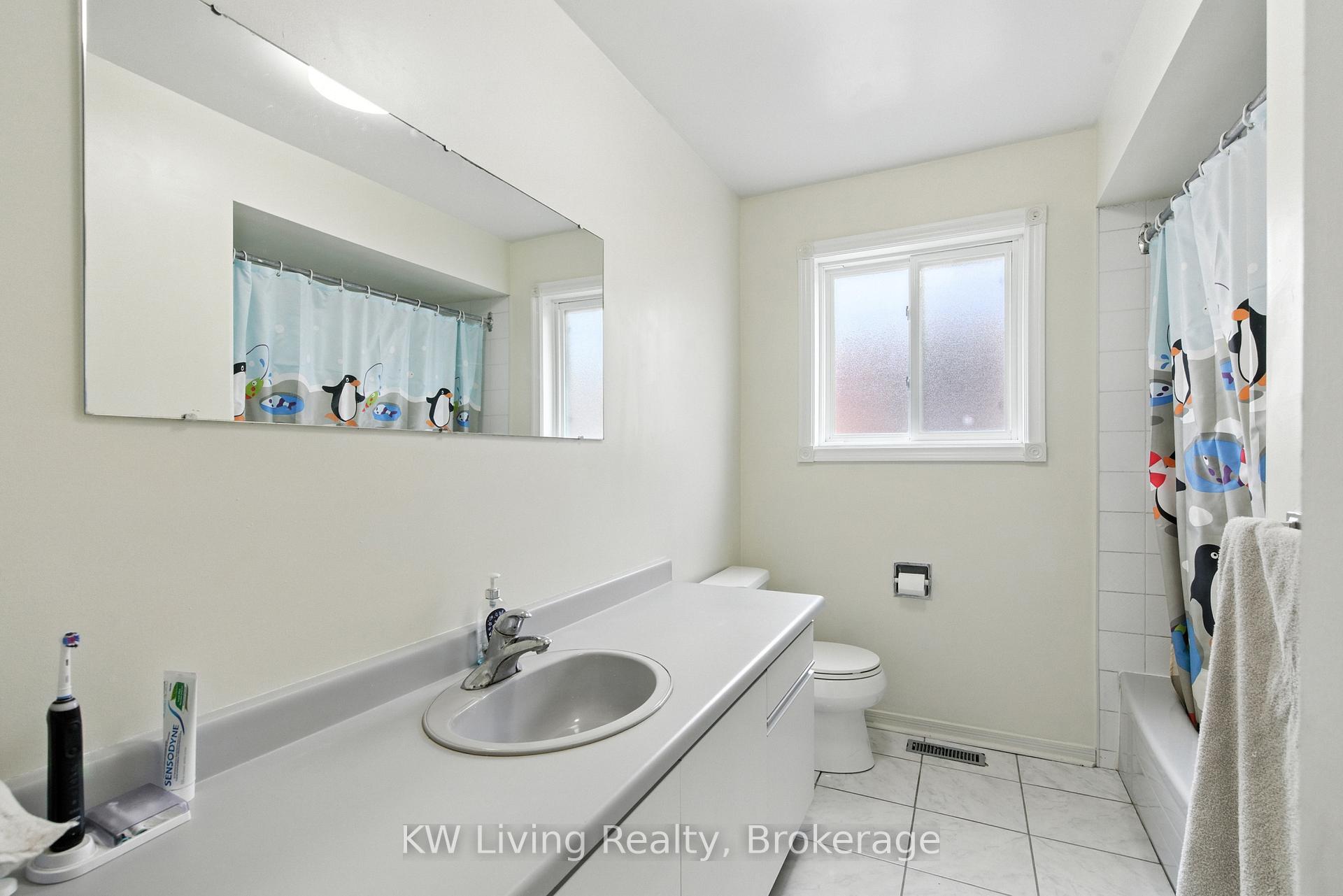 Photo 18 of 1599 Summergrove Crescent, Mississauga, East Credit — HOMEH