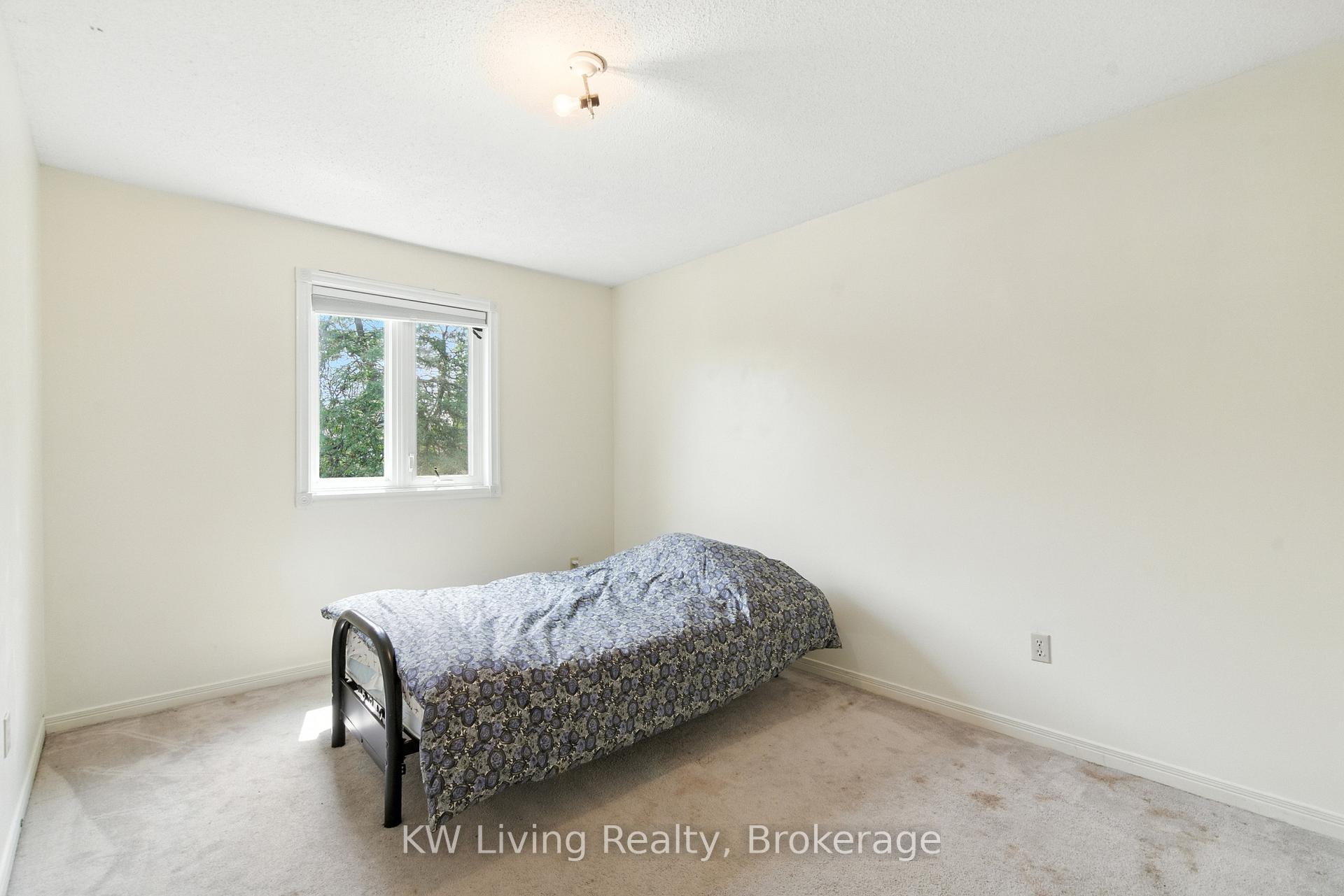 Photo 13 of 1599 Summergrove Crescent, Mississauga, East Credit — HOMEH