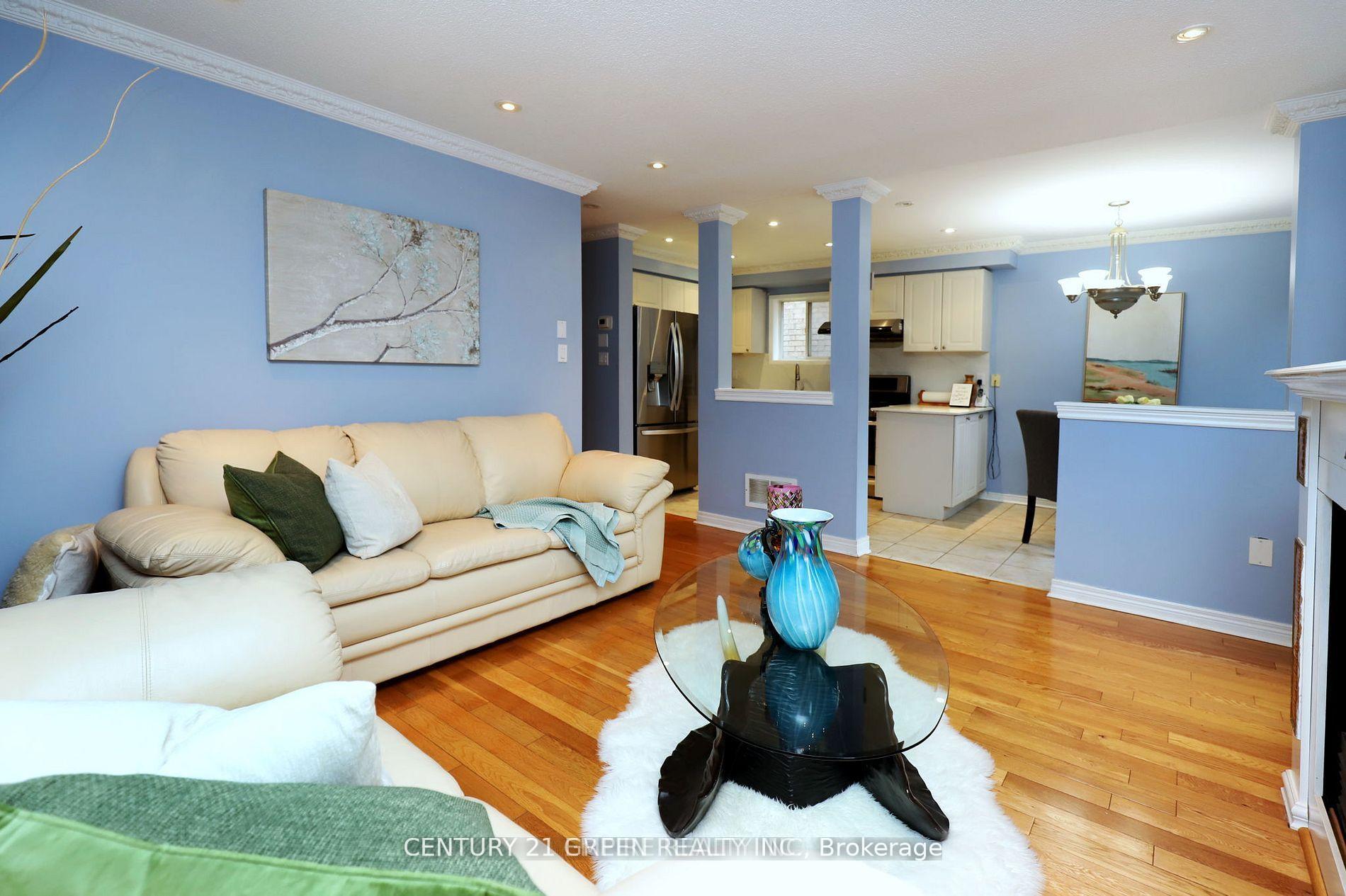 Photo 6 of 21 Spencer Drive, Brampton, Fletcher's Meadow — HOMEH