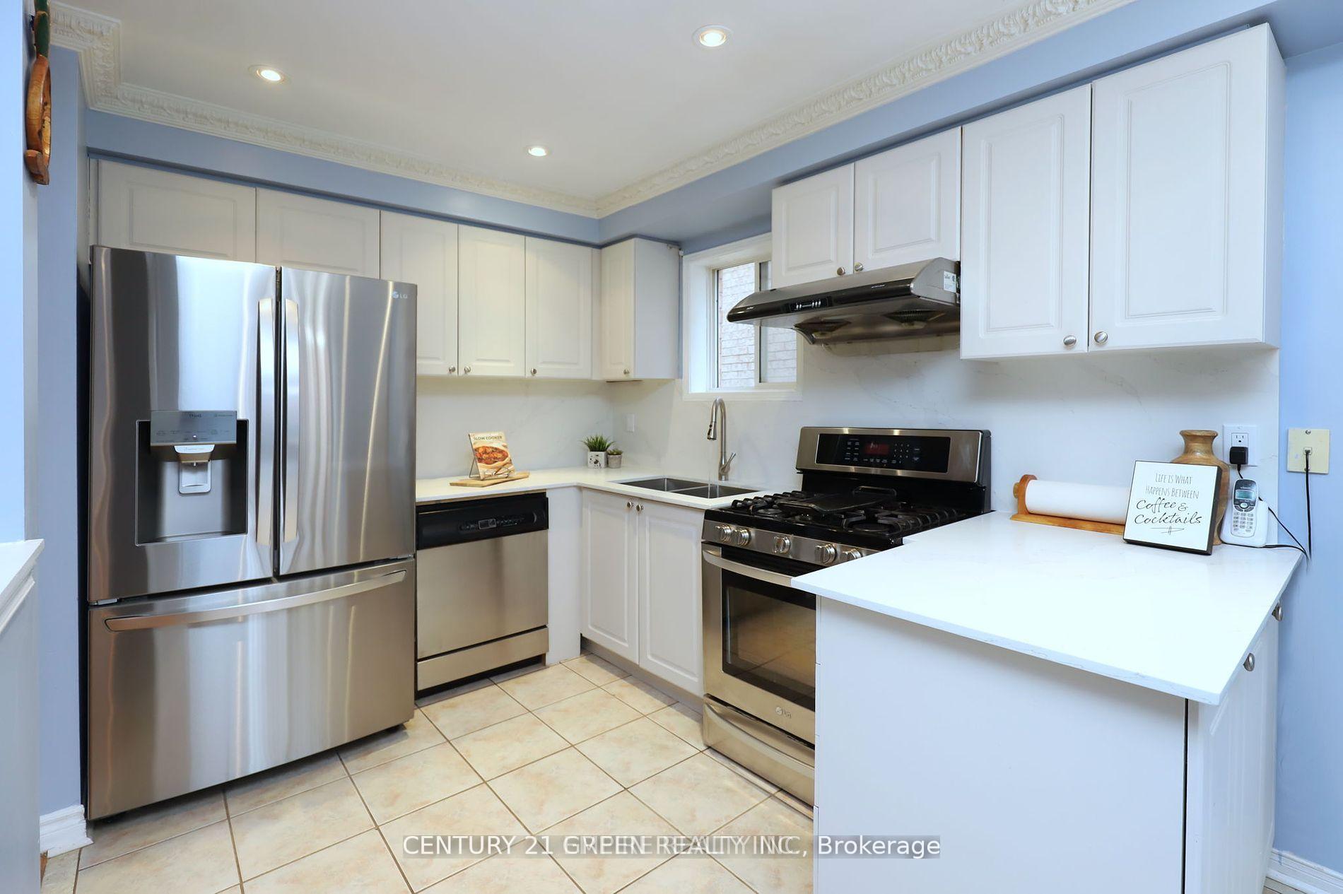 Photo 7 of 21 Spencer Drive, Brampton, Fletcher's Meadow — HOMEH