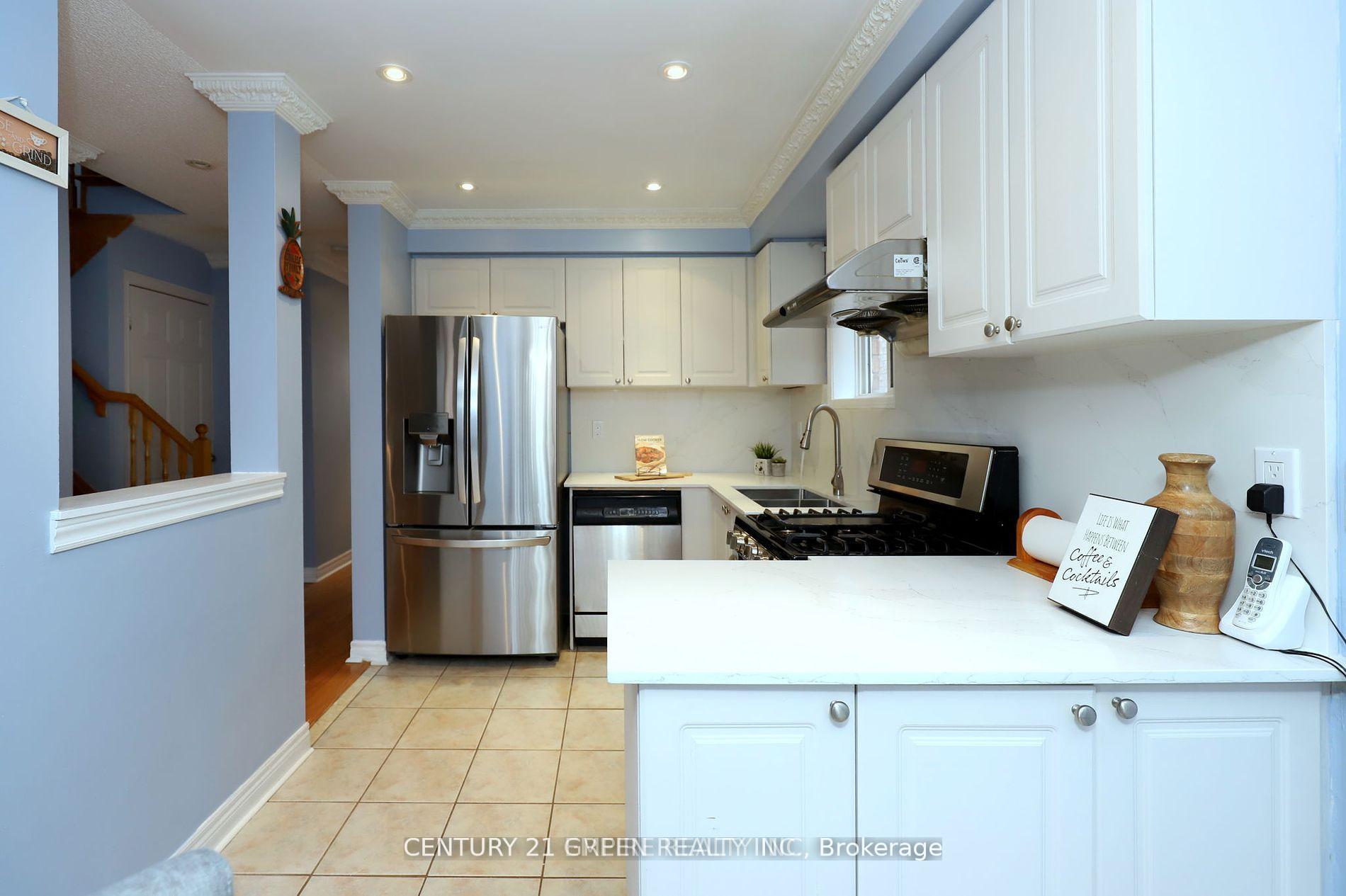 Photo 5 of 21 Spencer Drive, Brampton, Fletcher's Meadow — HOMEH