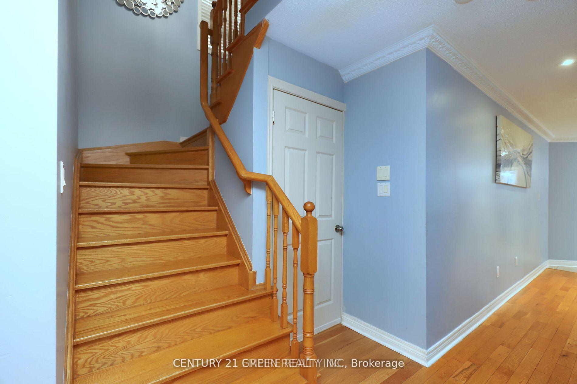 Photo 11 of 21 Spencer Drive, Brampton, Fletcher's Meadow — HOMEH