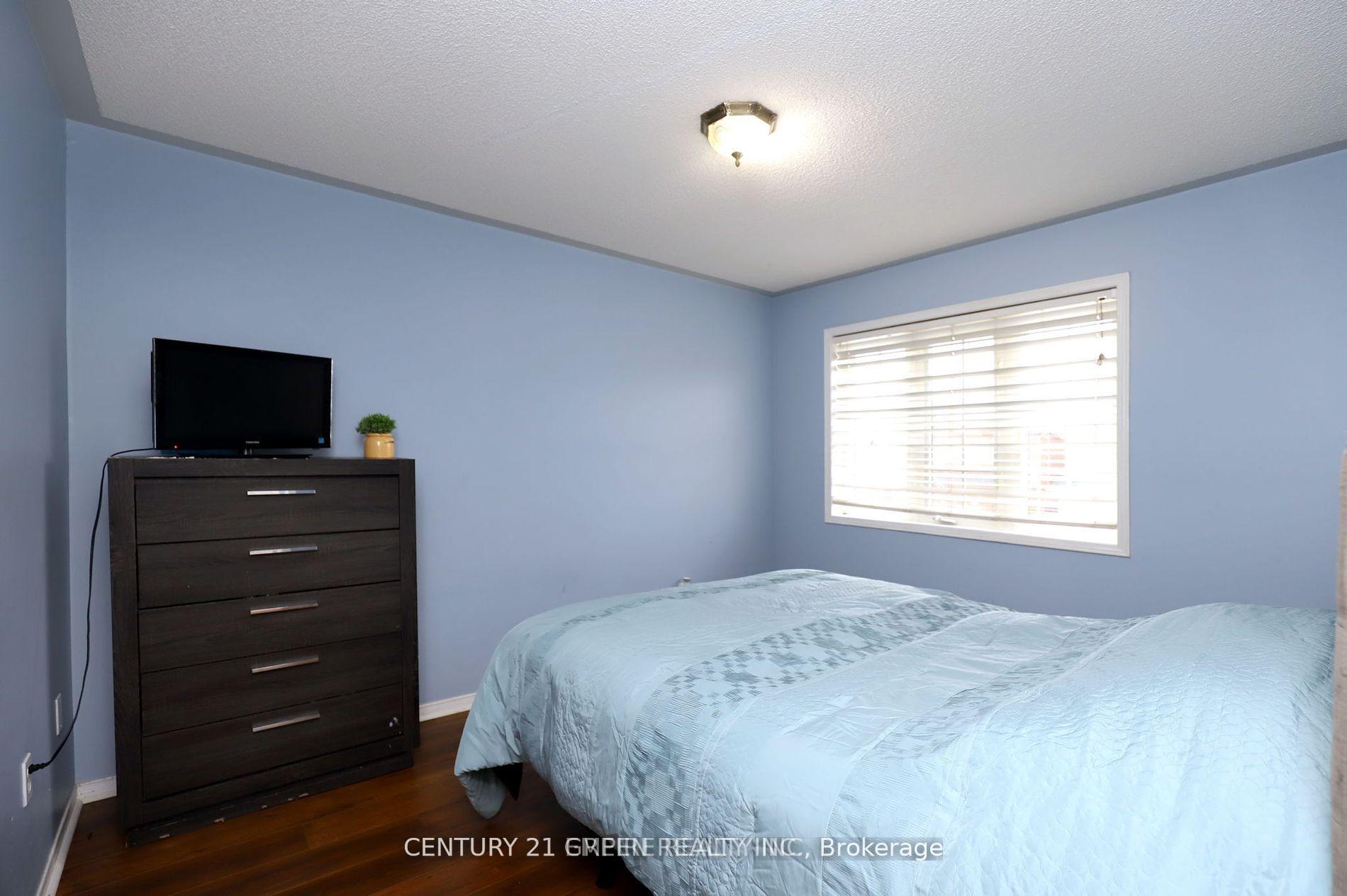 Photo 31 of 21 Spencer Drive, Brampton, Fletcher's Meadow — HOMEH