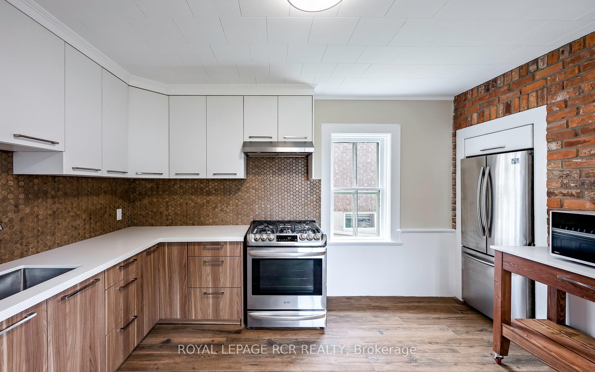Photo 8 of 143 First Avenue W, Shelburne — HOMEH