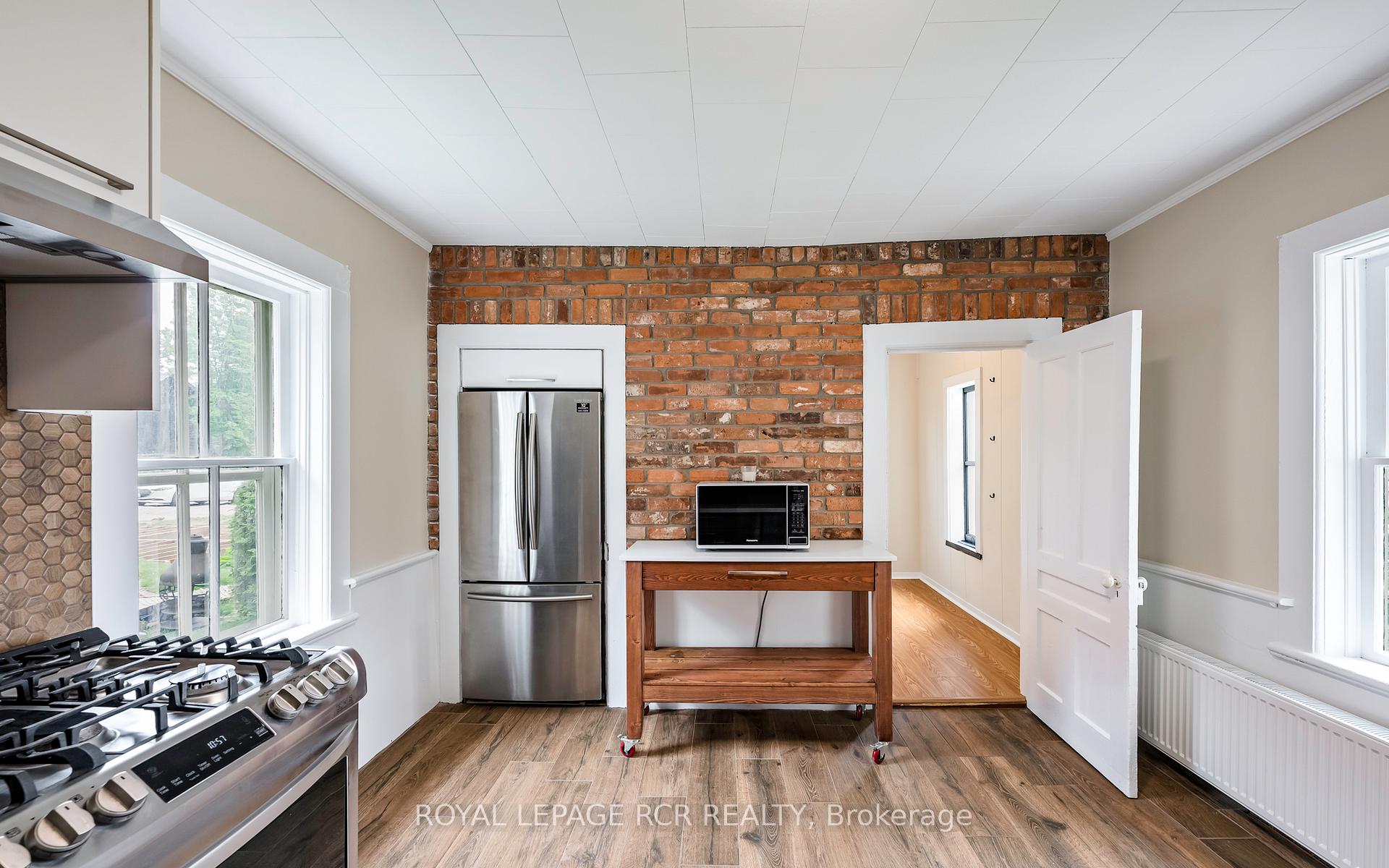 Photo 9 of 143 First Avenue W, Shelburne — HOMEH