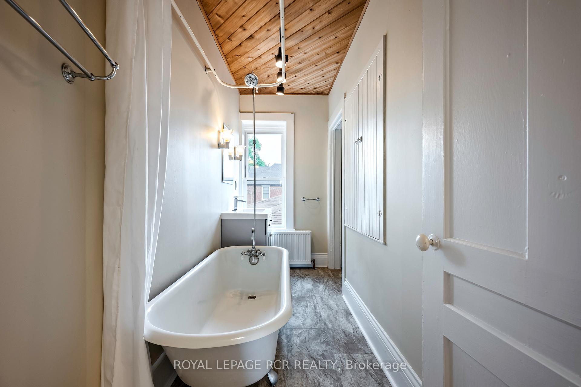 Photo 32 of 143 First Avenue W, Shelburne — HOMEH