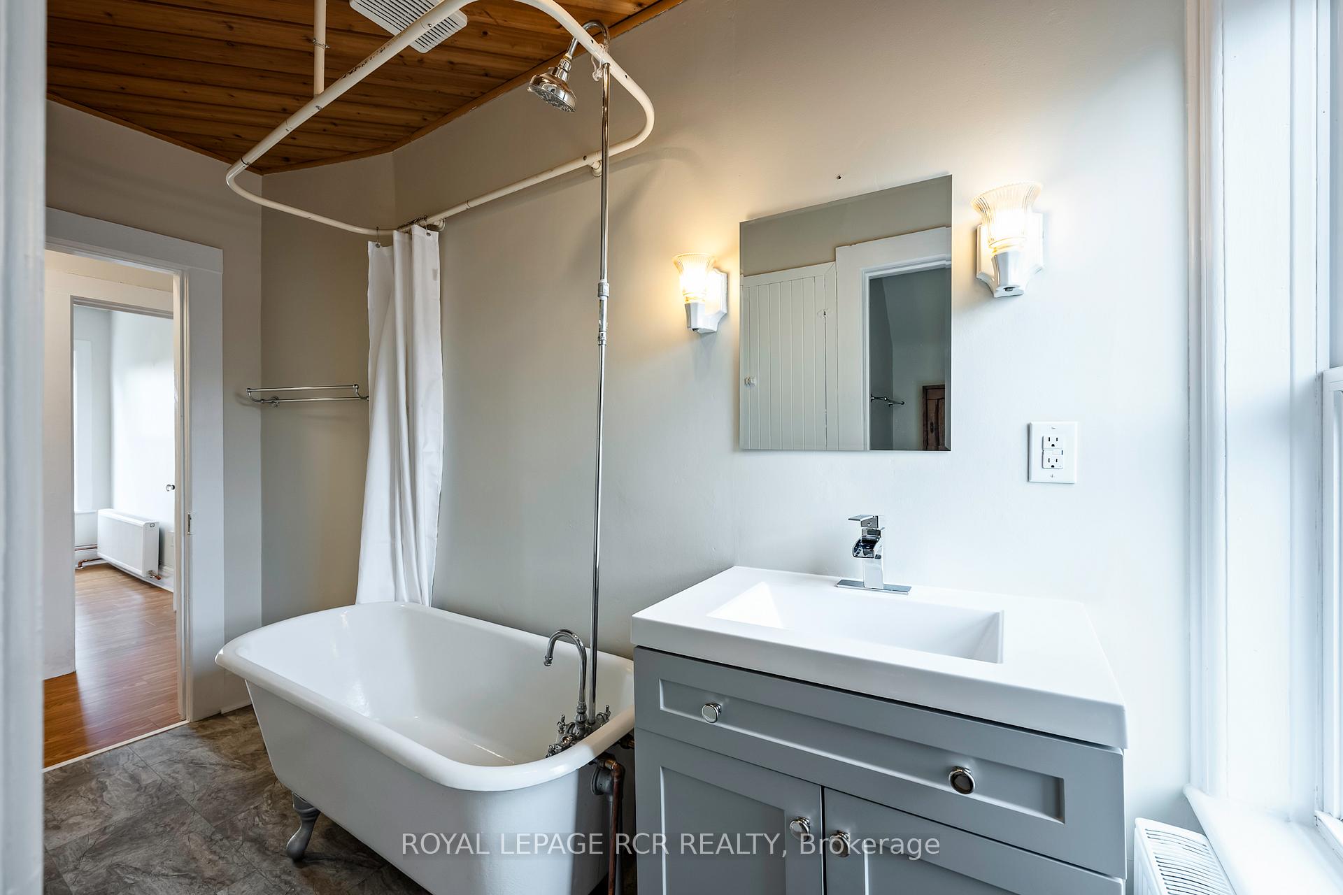 Photo 14 of 143 First Avenue W, Shelburne — HOMEH