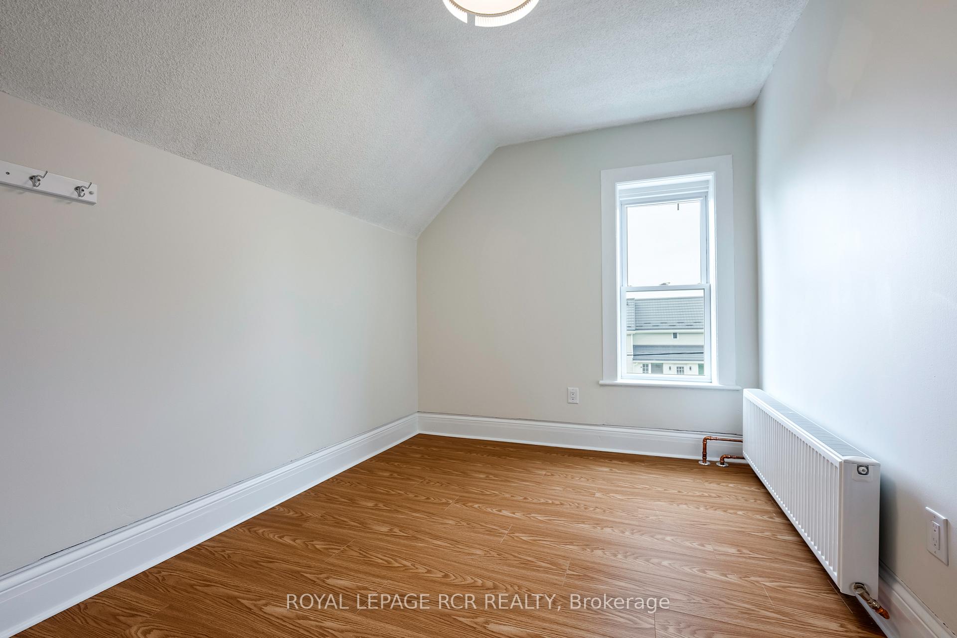 Photo 11 of 143 First Avenue W, Shelburne — HOMEH
