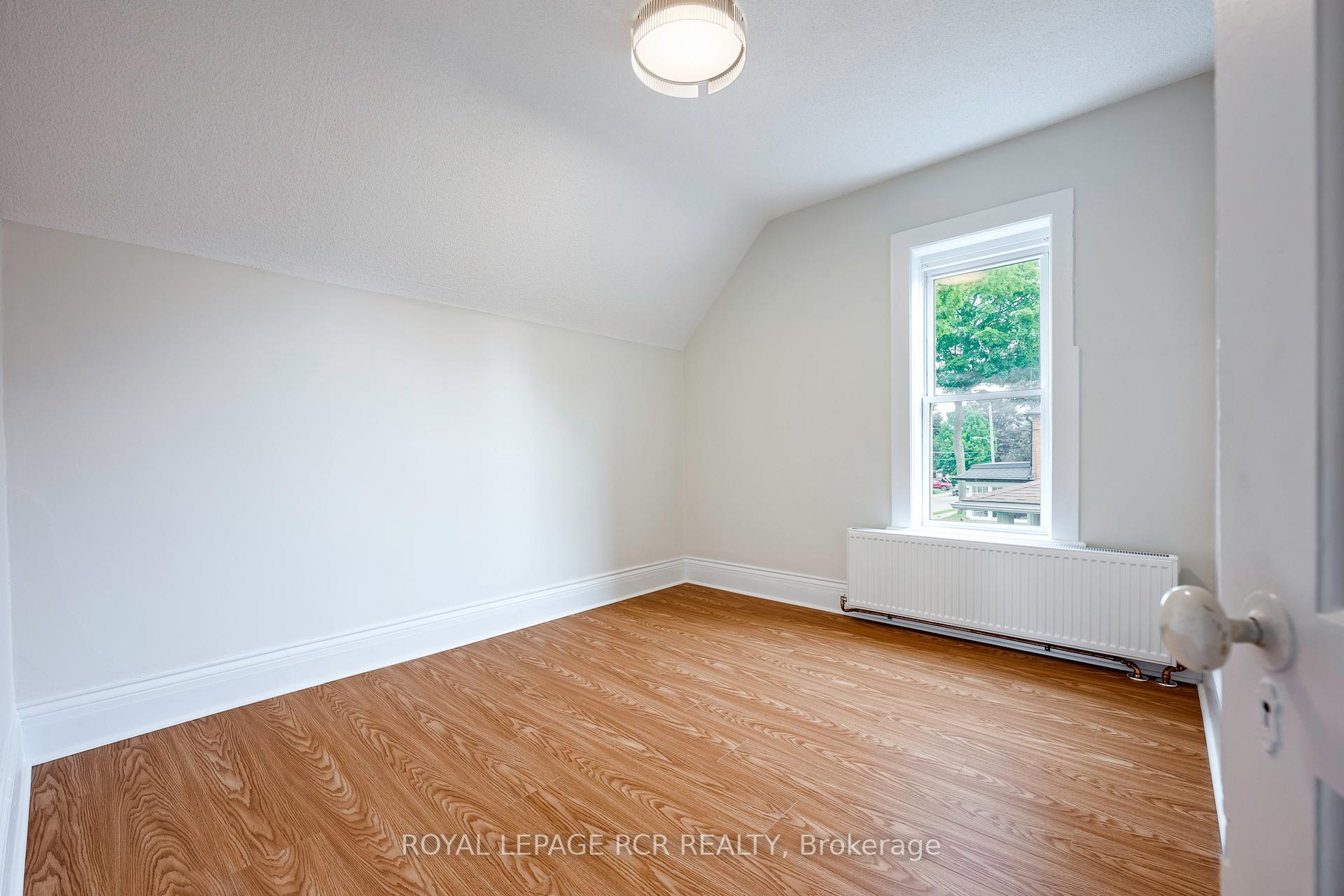 Photo 19 of 143 First Avenue W, Shelburne — HOMEH