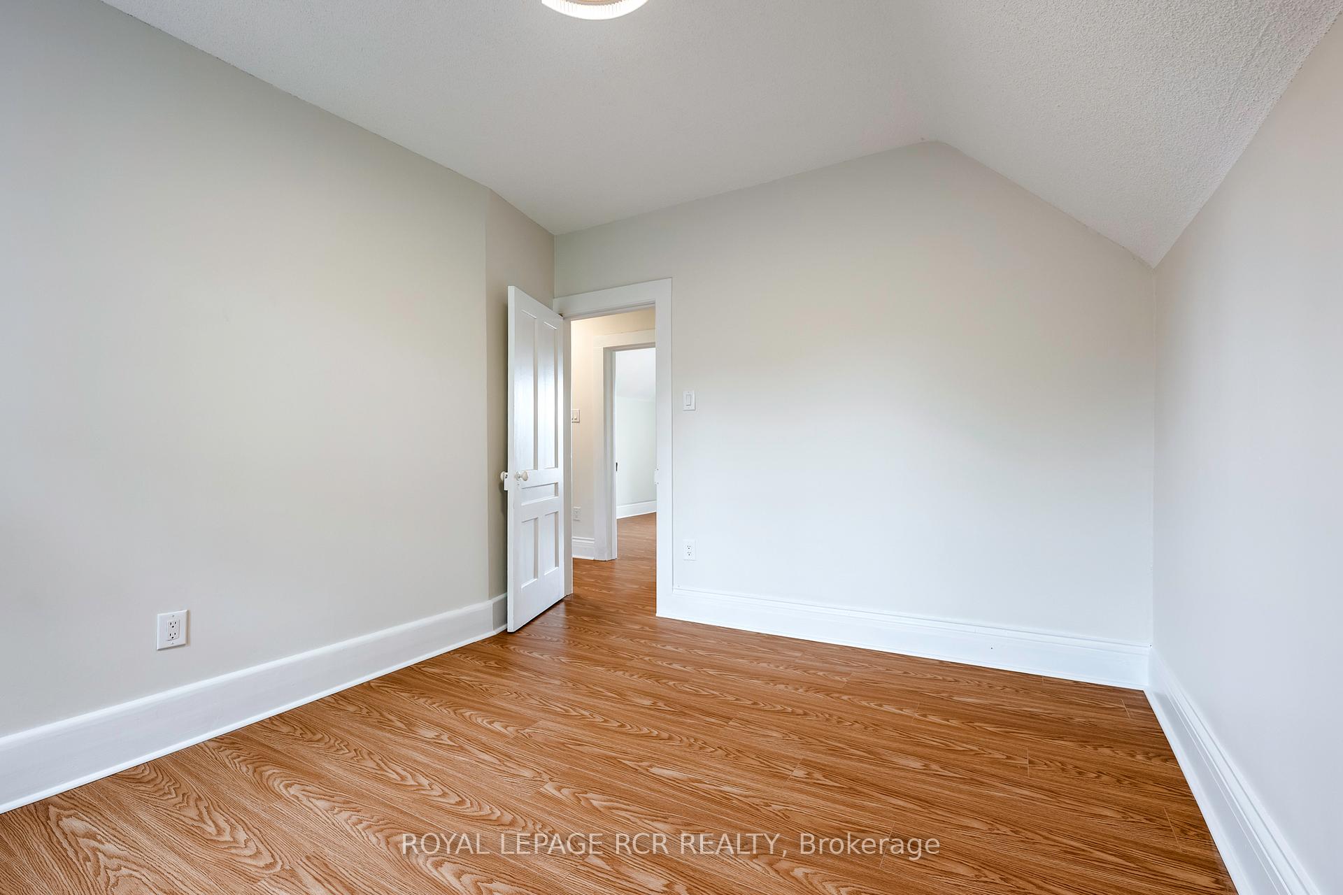 Photo 16 of 143 First Avenue W, Shelburne — HOMEH