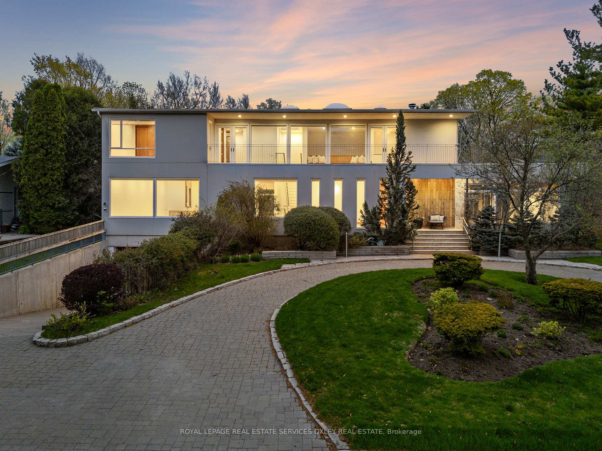 Front of 33 Fairway Heights Drive