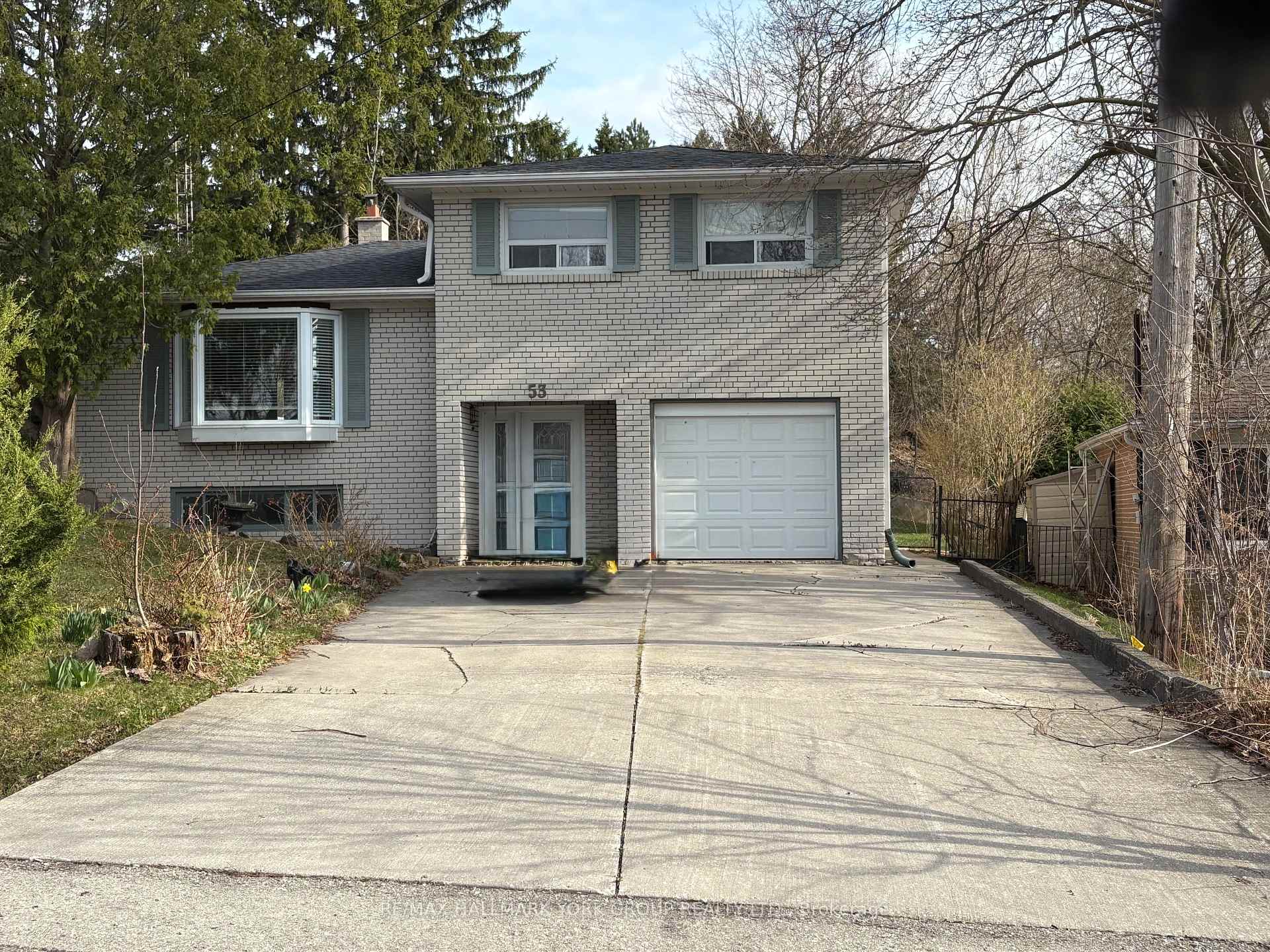 Photo 1 of 53 Humber Crescent, King, King City — HOMEH