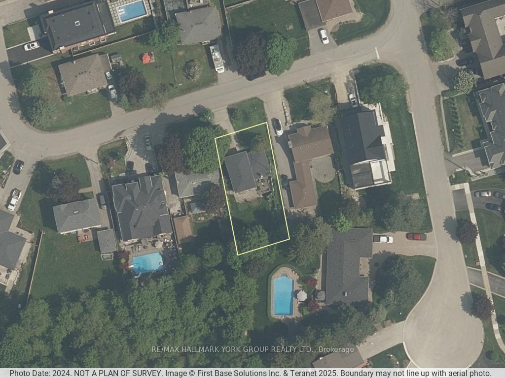 Photo 11 of 53 Humber Crescent, King, King City — HOMEH