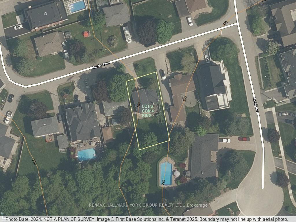 Photo 4 of 53 Humber Crescent, King, King City — HOMEH
