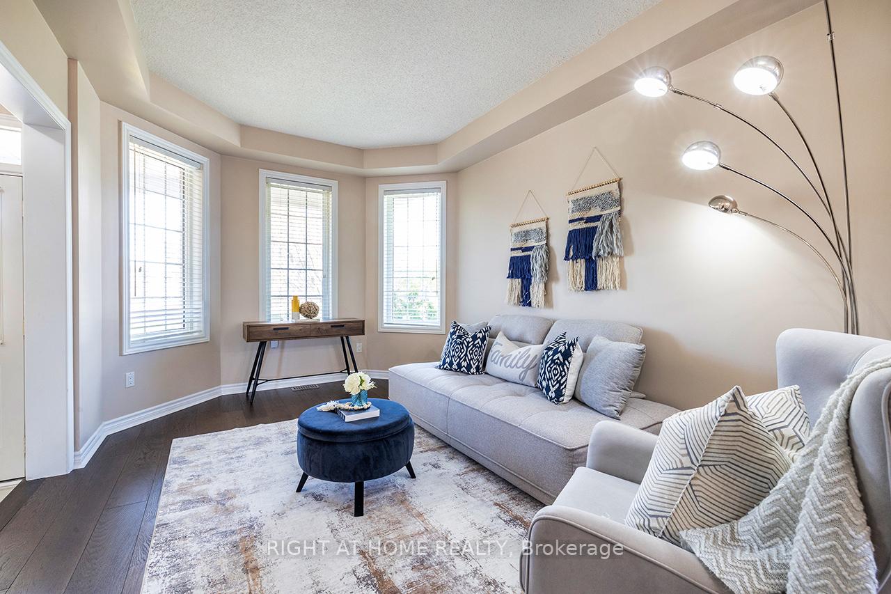Photo 11 of 148 Brookhouse Drive, Clarington, Newcastle — HOMEH