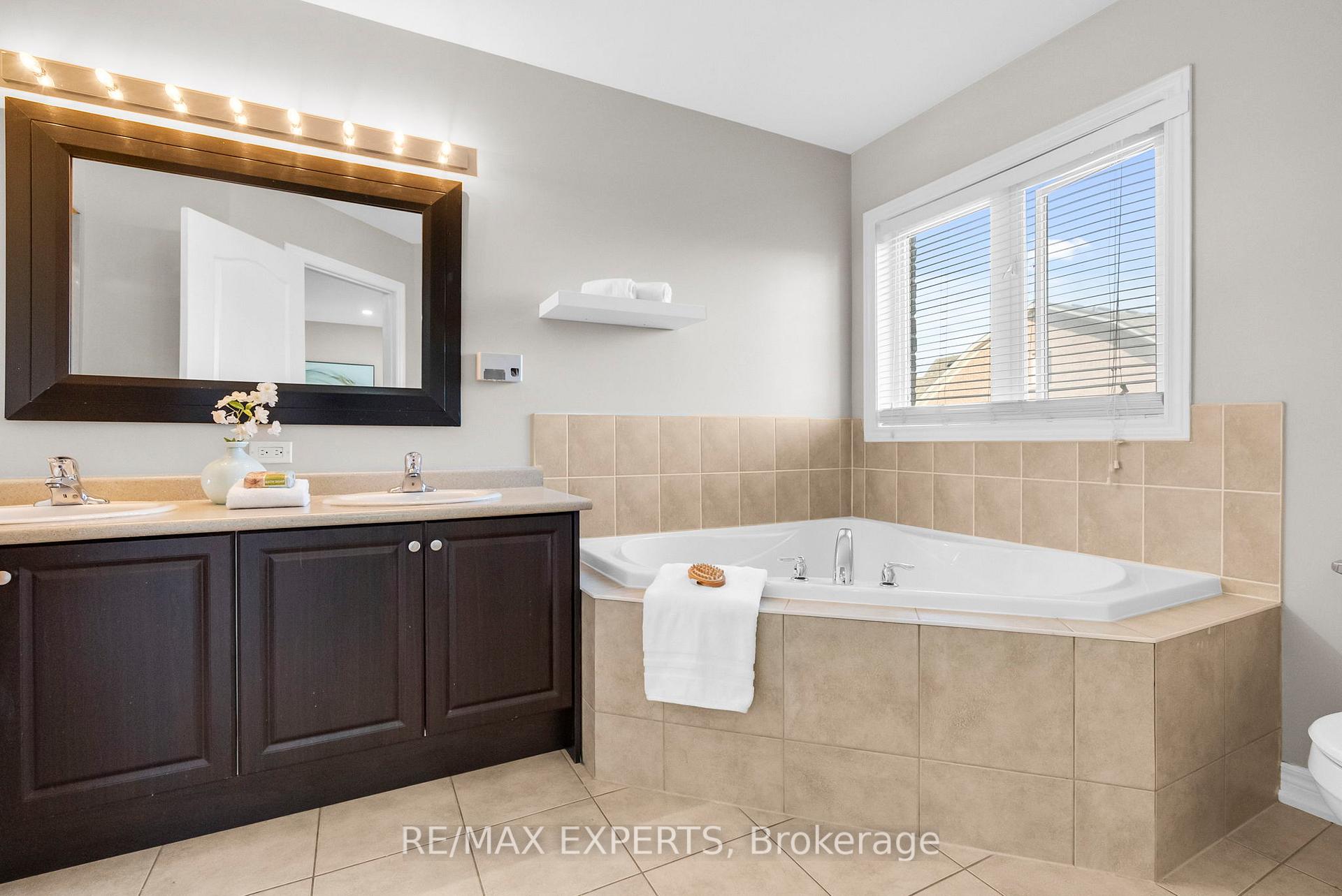 Photo 19 of 25 Waterville Way, Caledon, Rural Caledon — HOMEH
