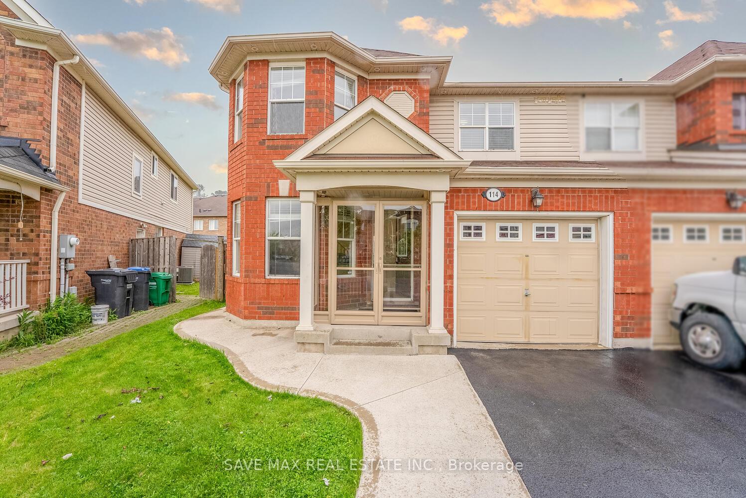 Photo 12 of 114 Decker Hollow Circle, Brampton, Credit Valley — HOMEH
