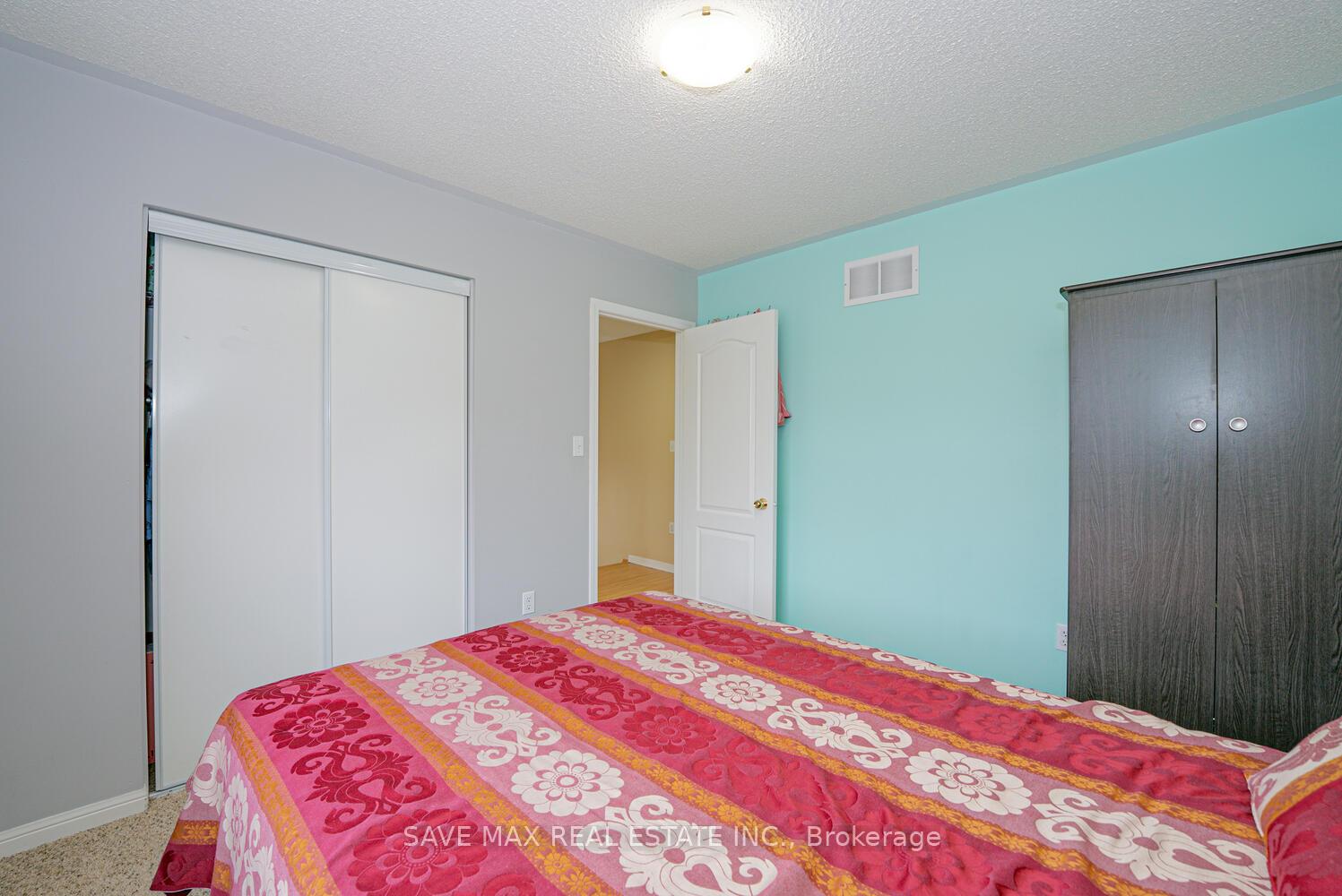 Photo 23 of 114 Decker Hollow Circle, Brampton, Credit Valley — HOMEH