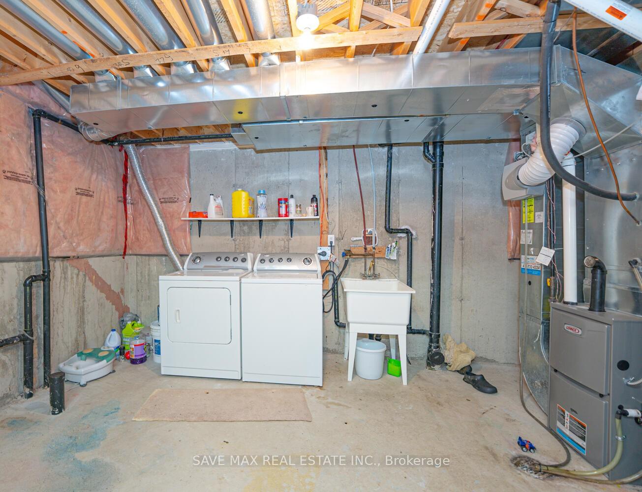 Photo 37 of 114 Decker Hollow Circle, Brampton, Credit Valley — HOMEH