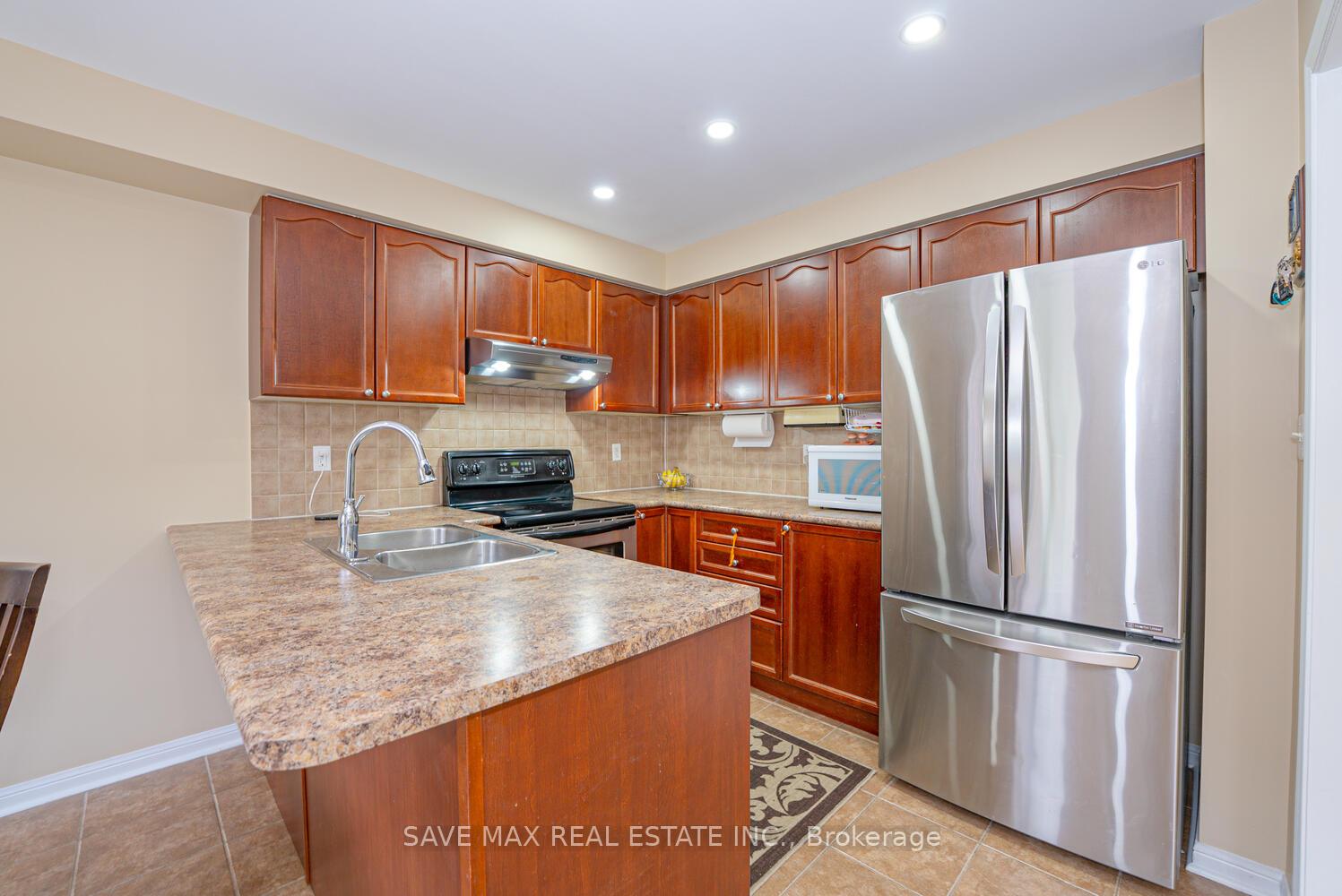 Photo 49 of 114 Decker Hollow Circle, Brampton, Credit Valley — HOMEH