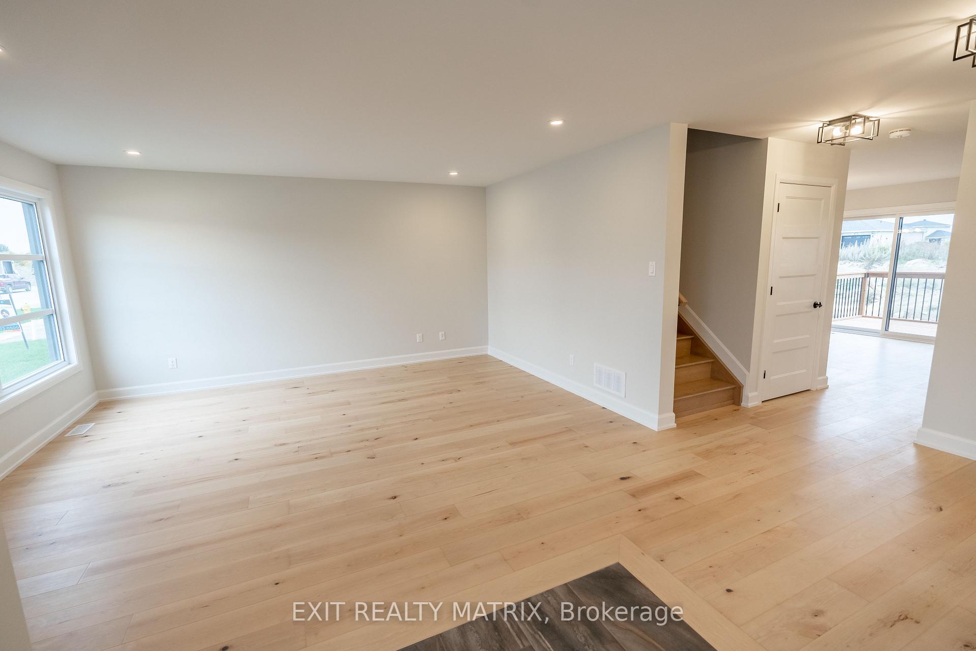 Photo 2 of 1413 Caroline Court, Cornwall — HOMEH