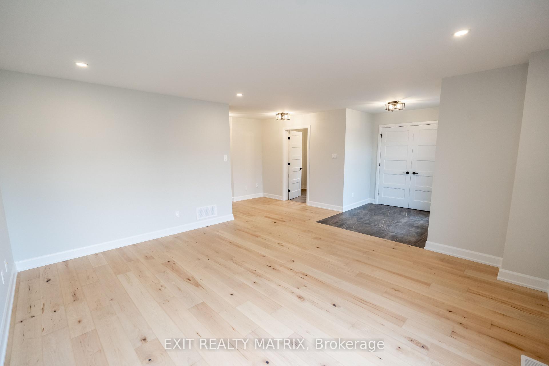 Photo 3 of 1413 Caroline Court, Cornwall — HOMEH