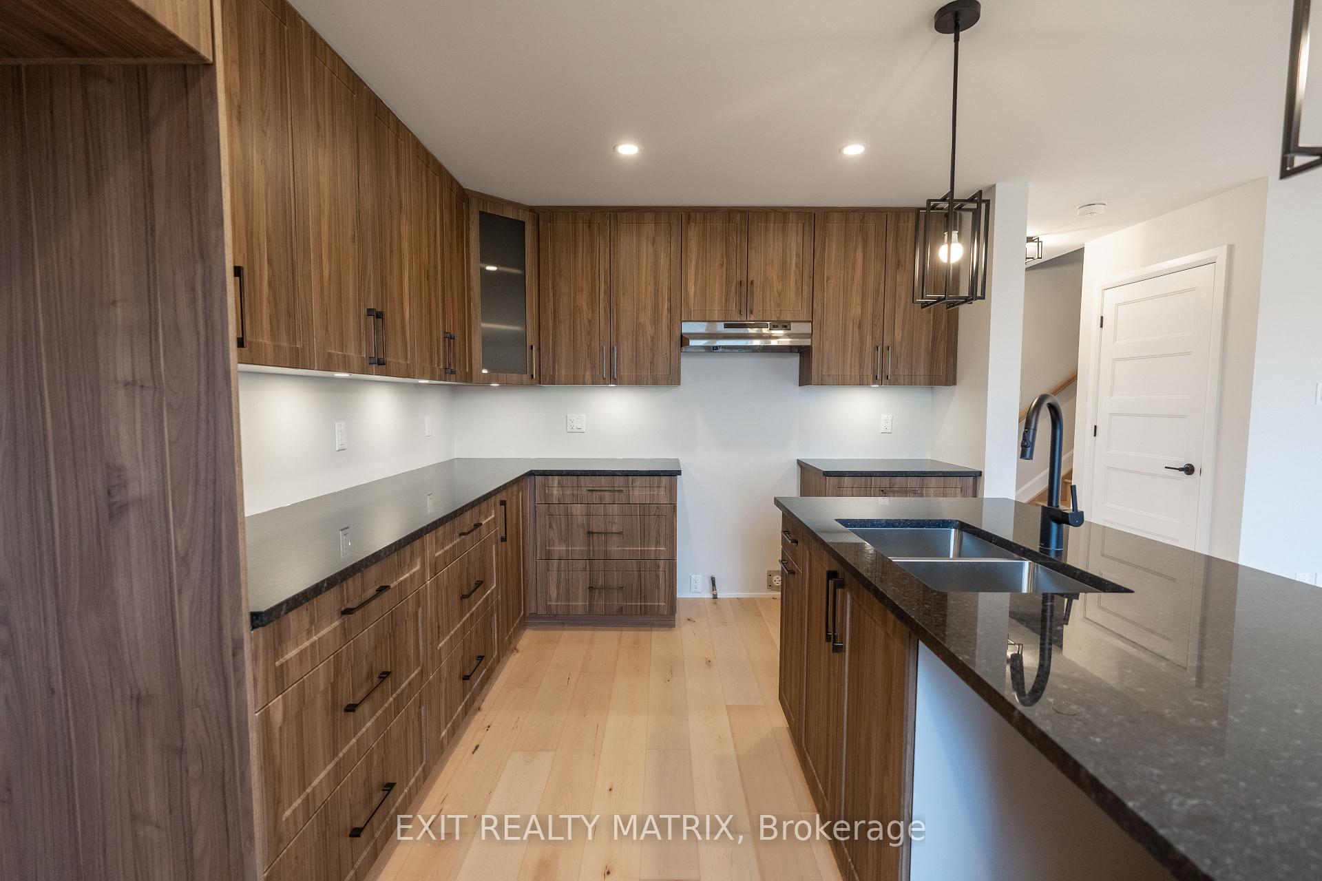 Photo 9 of 1413 Caroline Court, Cornwall — HOMEH