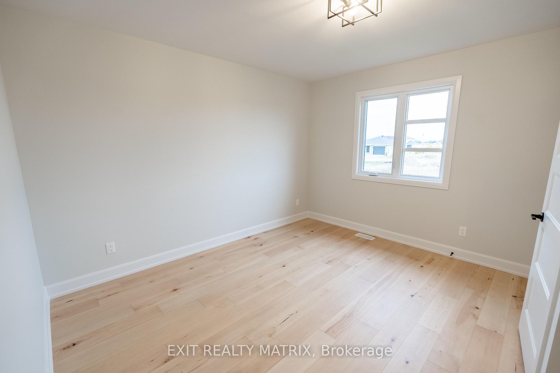Photo 10 of 1413 Caroline Court, Cornwall — HOMEH