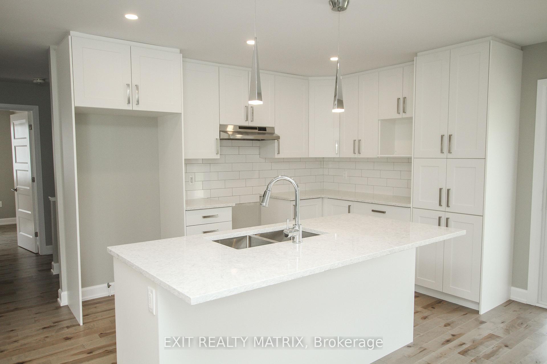Photo 10 of 1401 Caroline Court, Cornwall — HOMEH