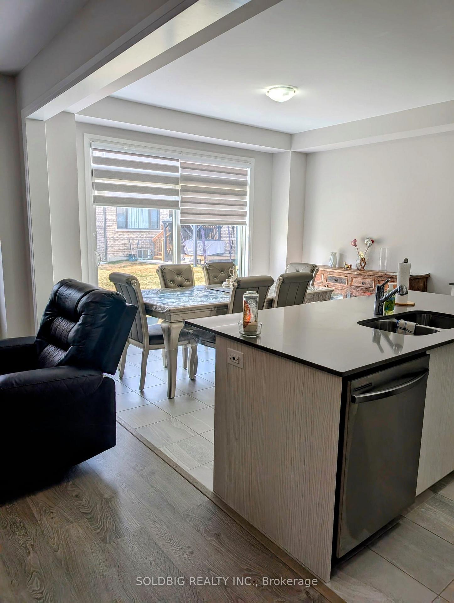 Photo 2 of 50 Prince Philip Boulevard, North Dumfries — HOMEH
