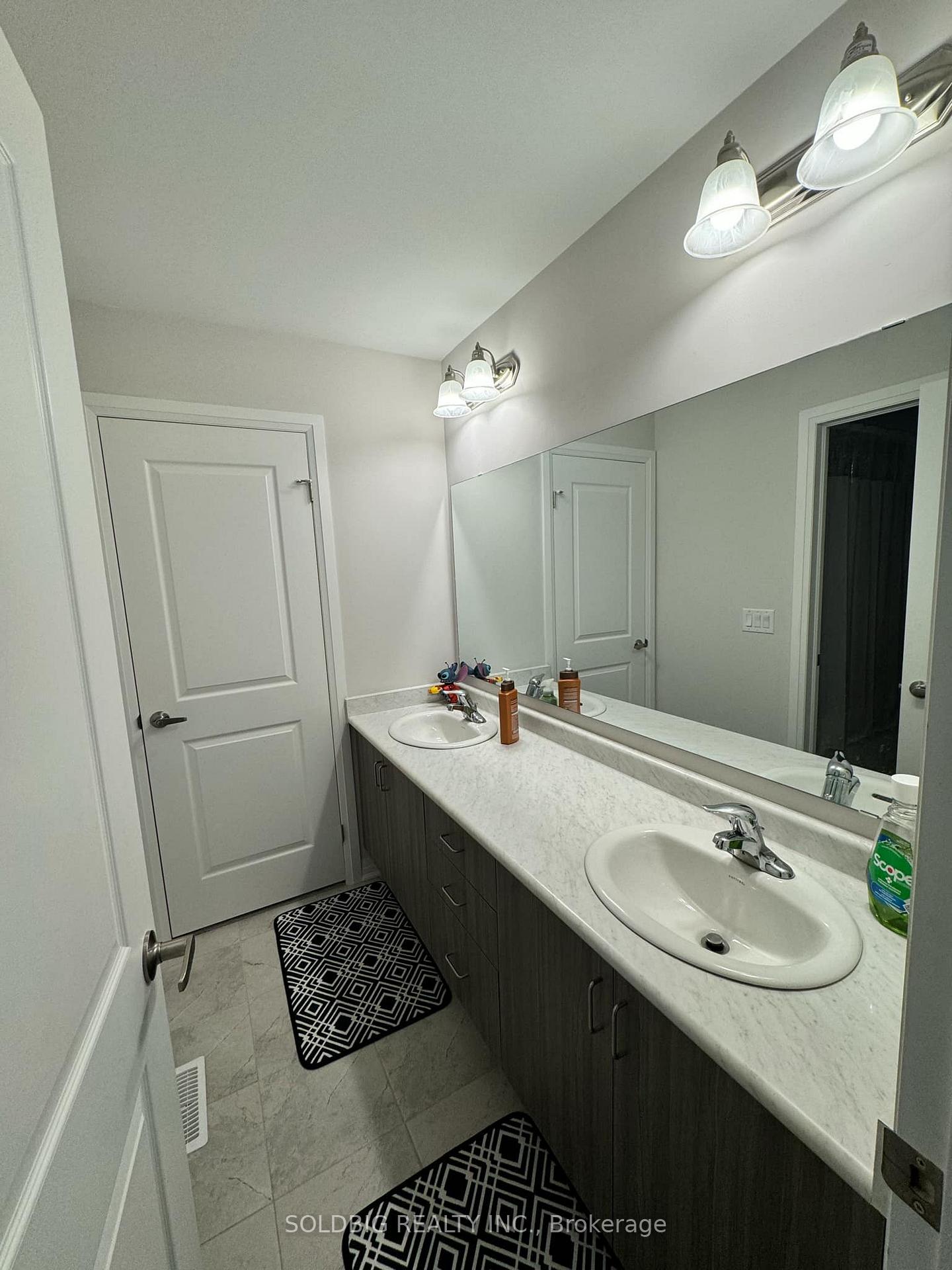Photo 12 of 50 Prince Philip Boulevard, North Dumfries — HOMEH
