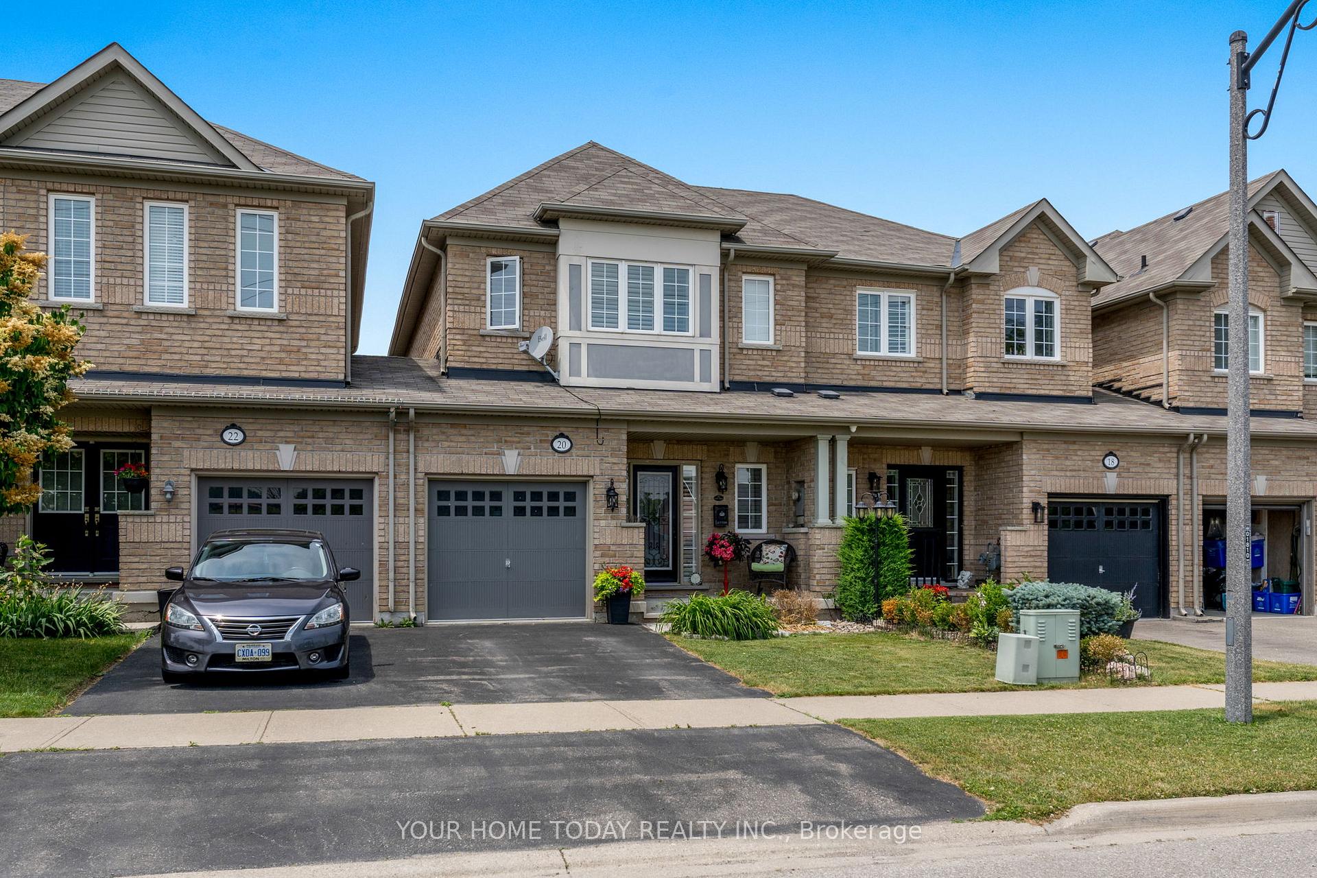 Photo 2 of 20 Chetholme Place, Halton Hills, Georgetown — HOMEH
