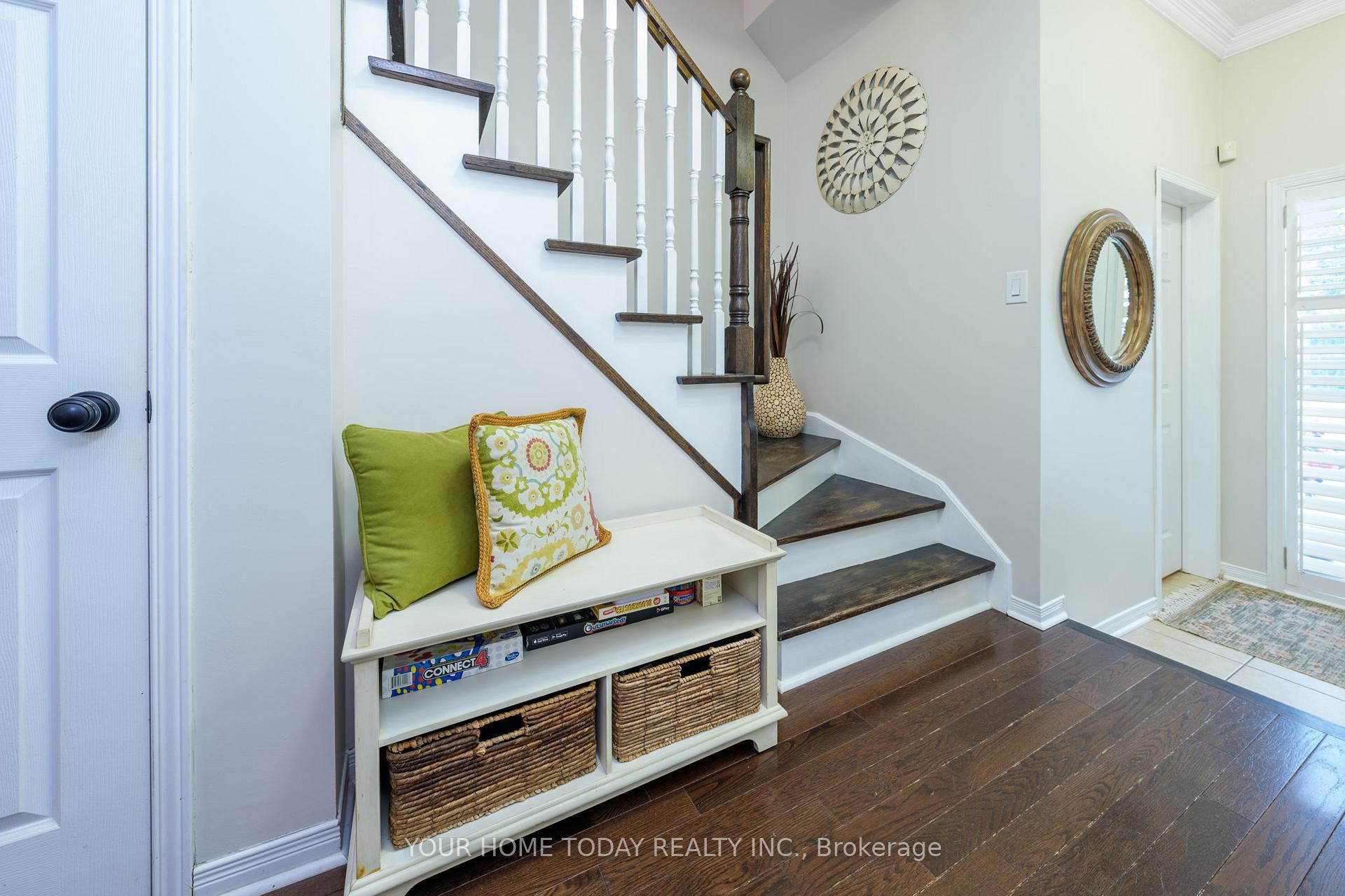 Photo 4 of 20 Chetholme Place, Halton Hills, Georgetown — HOMEH