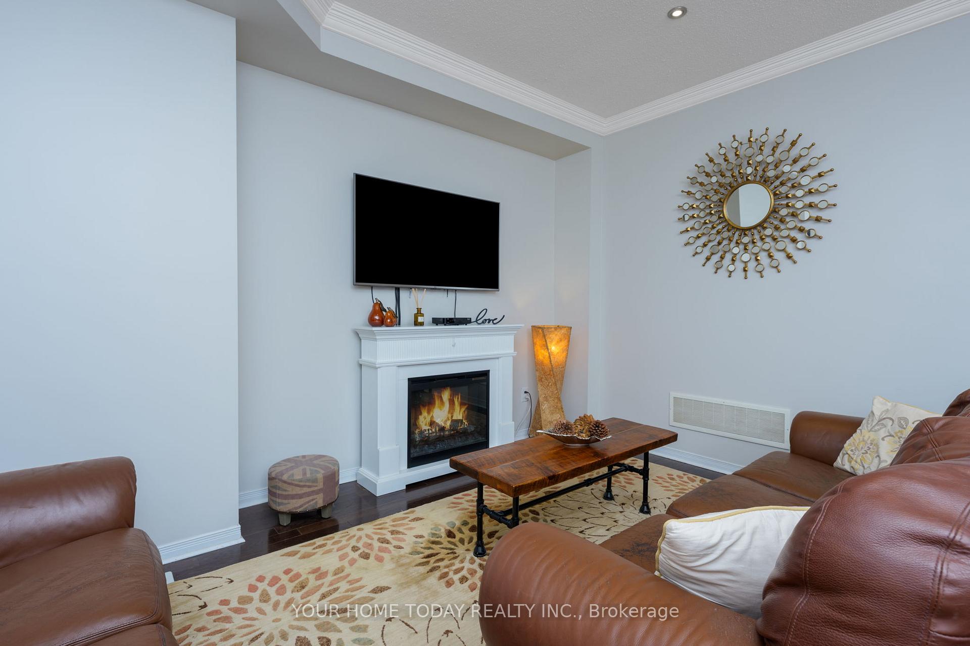 Photo 6 of 20 Chetholme Place, Halton Hills, Georgetown — HOMEH