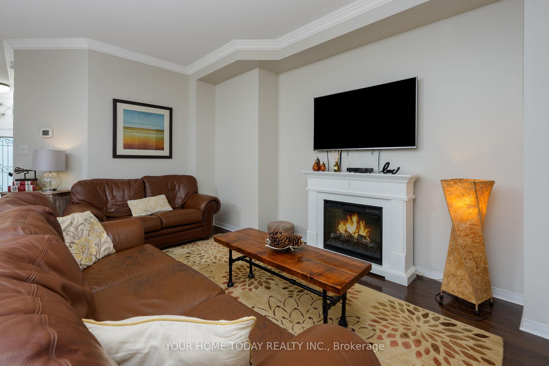 Photo 8 of 20 Chetholme Place, Halton Hills, Georgetown — HOMEH