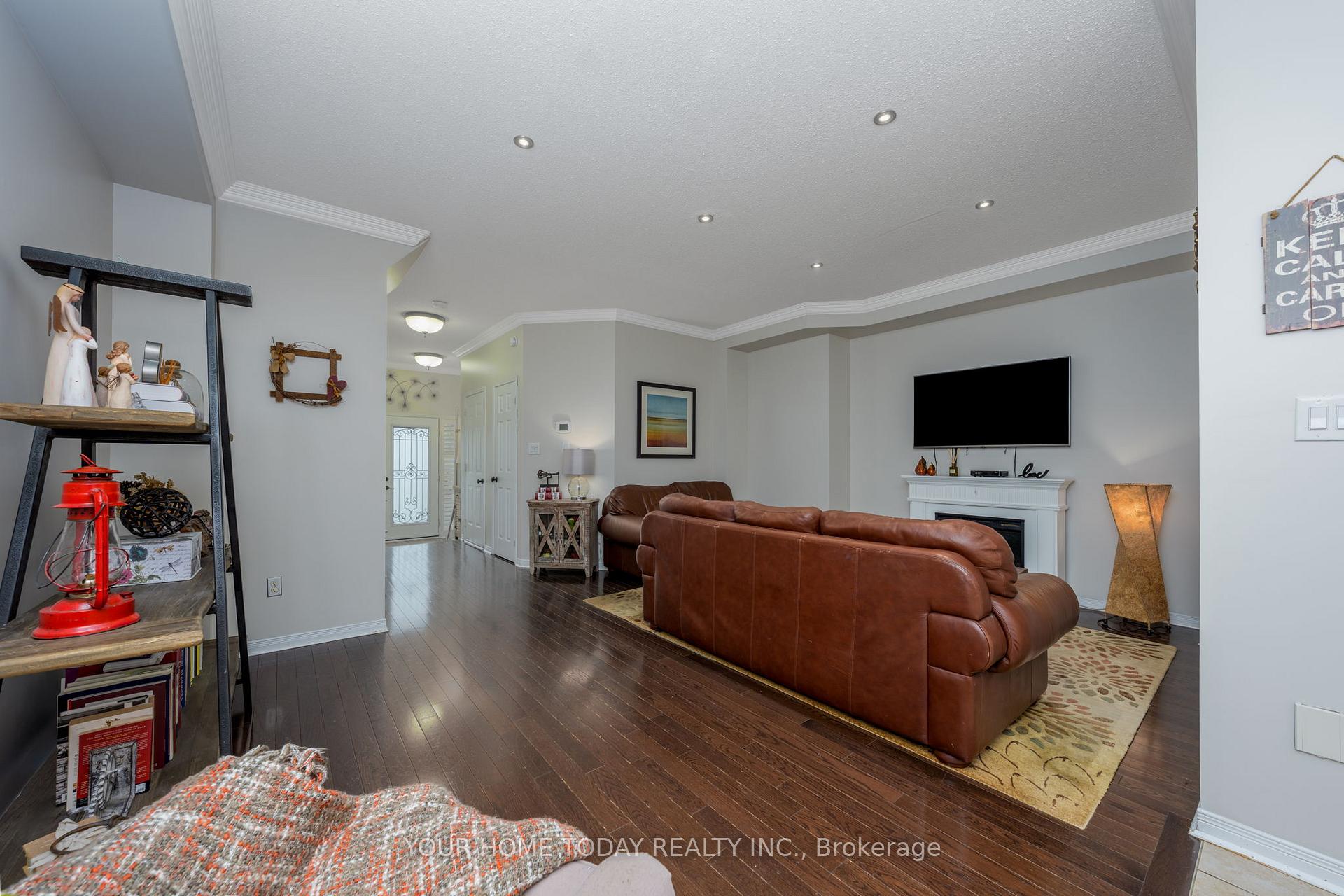 Photo 12 of 20 Chetholme Place, Halton Hills, Georgetown — HOMEH