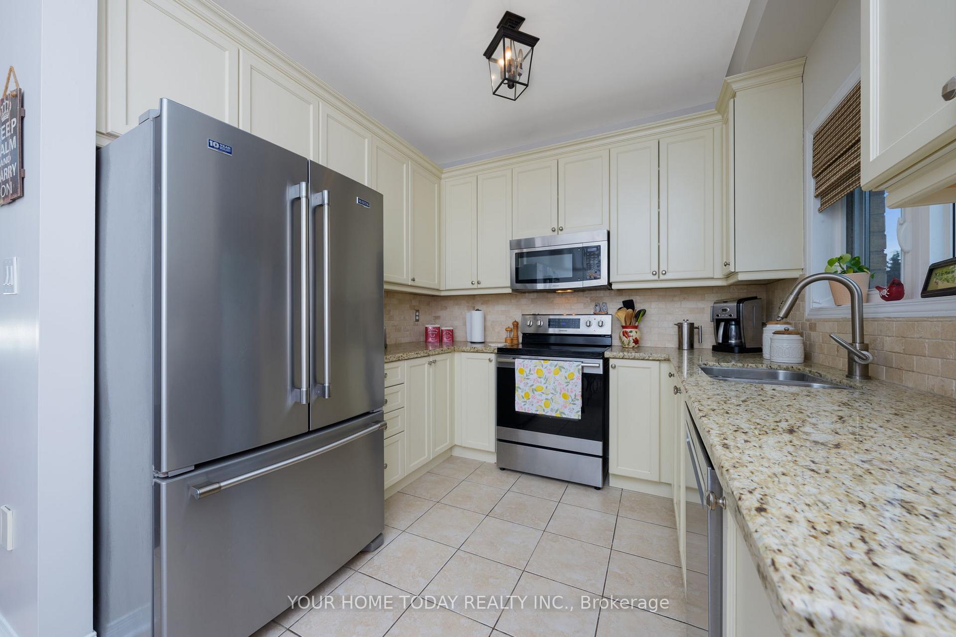 Photo 13 of 20 Chetholme Place, Halton Hills, Georgetown — HOMEH