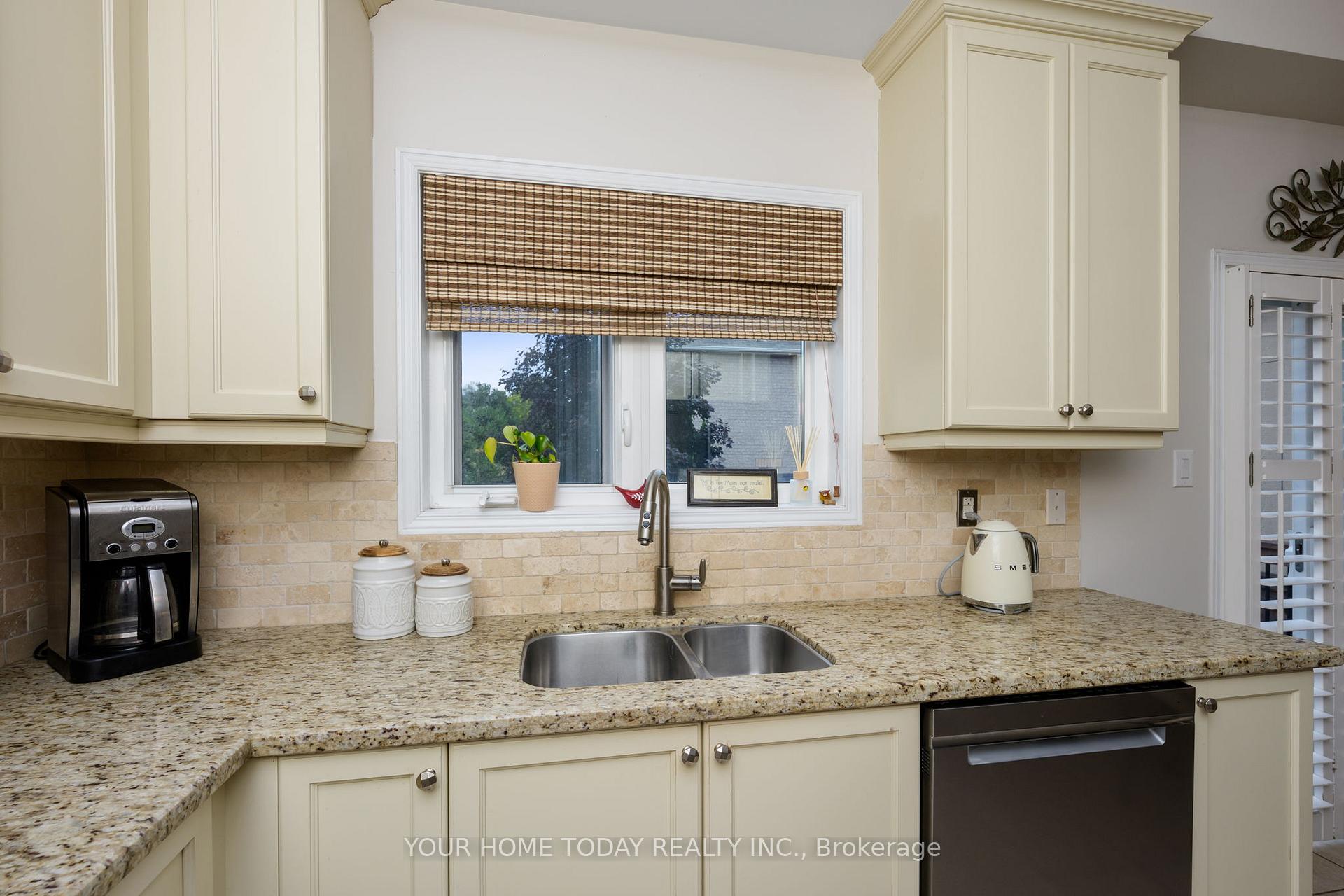 Photo 39 of 20 Chetholme Place, Halton Hills, Georgetown — HOMEH